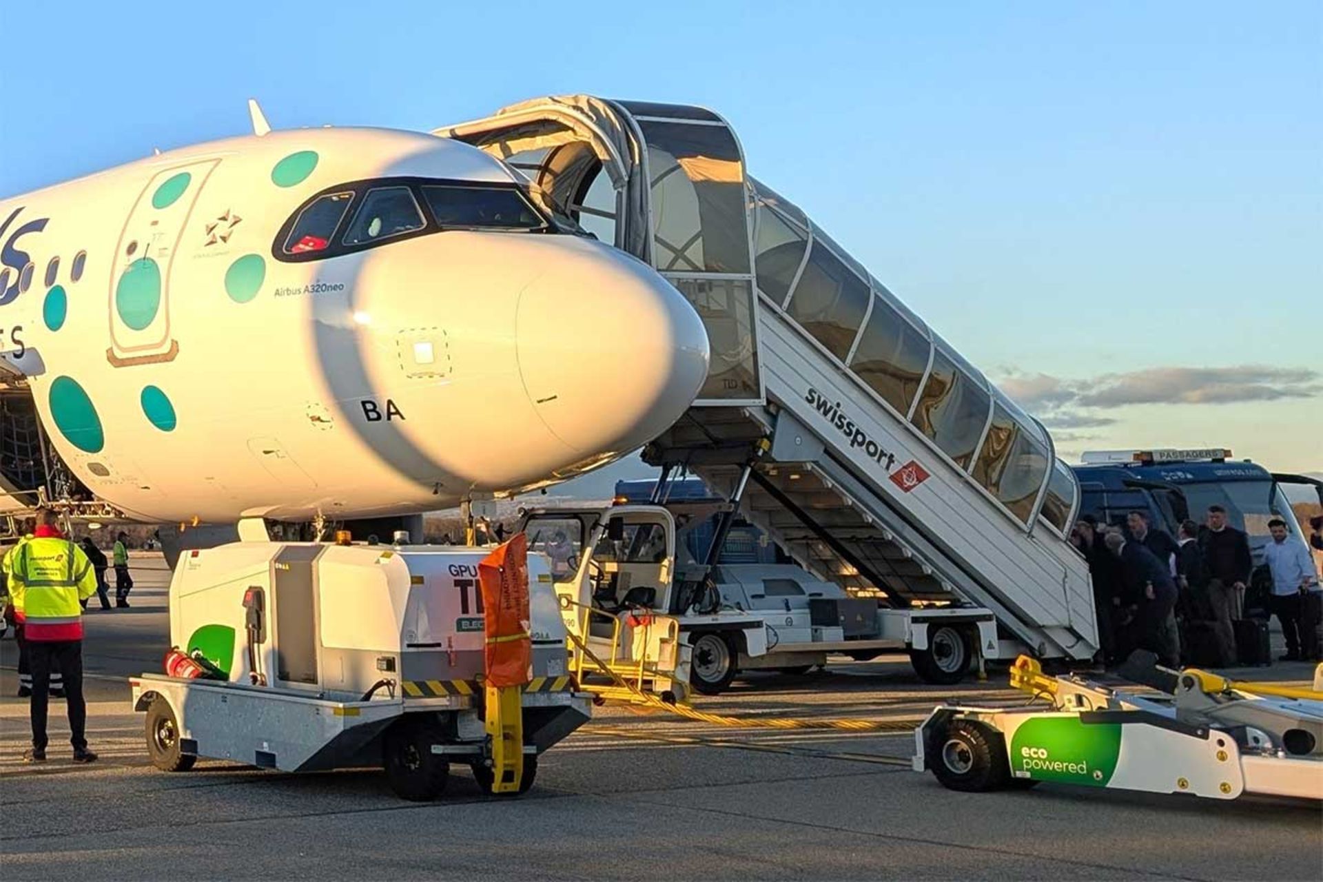 خدمات زمینی تمام برقی هواپیما