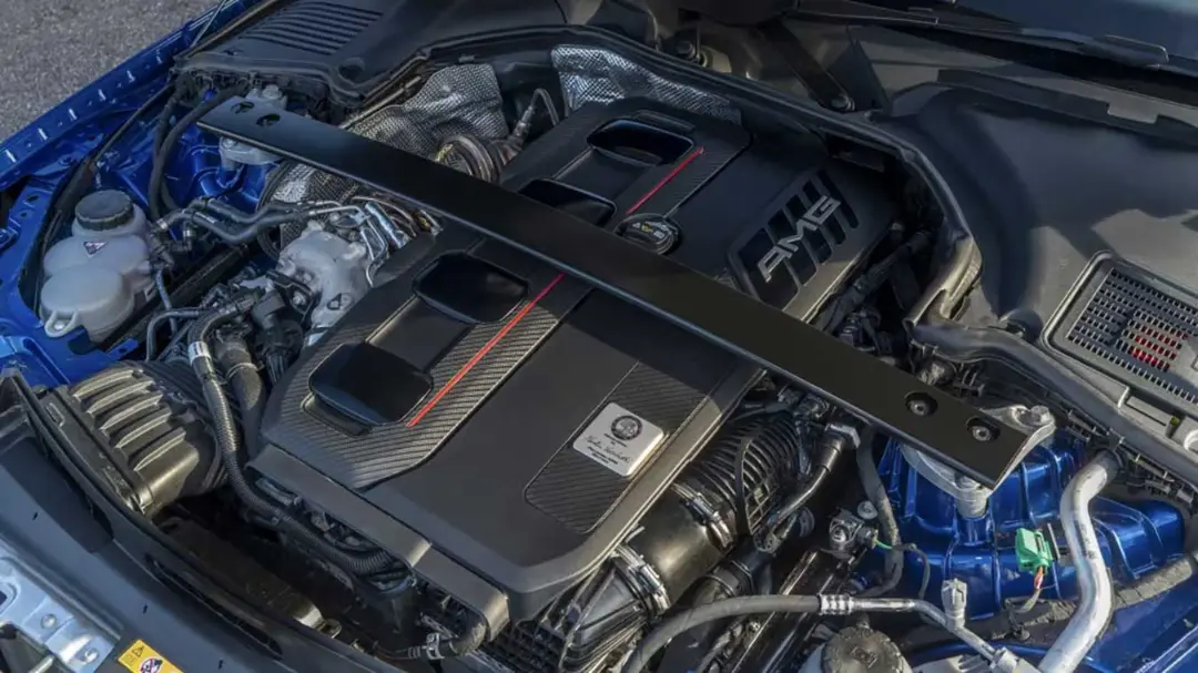 موتور چهار سیلندر مرسدس C63