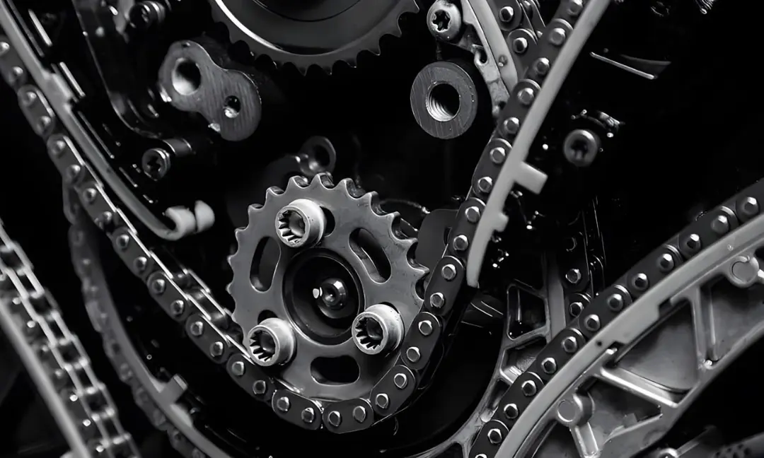 زنجیر تایم (Timing Chain) و چرخ‌دنده‌های موتور