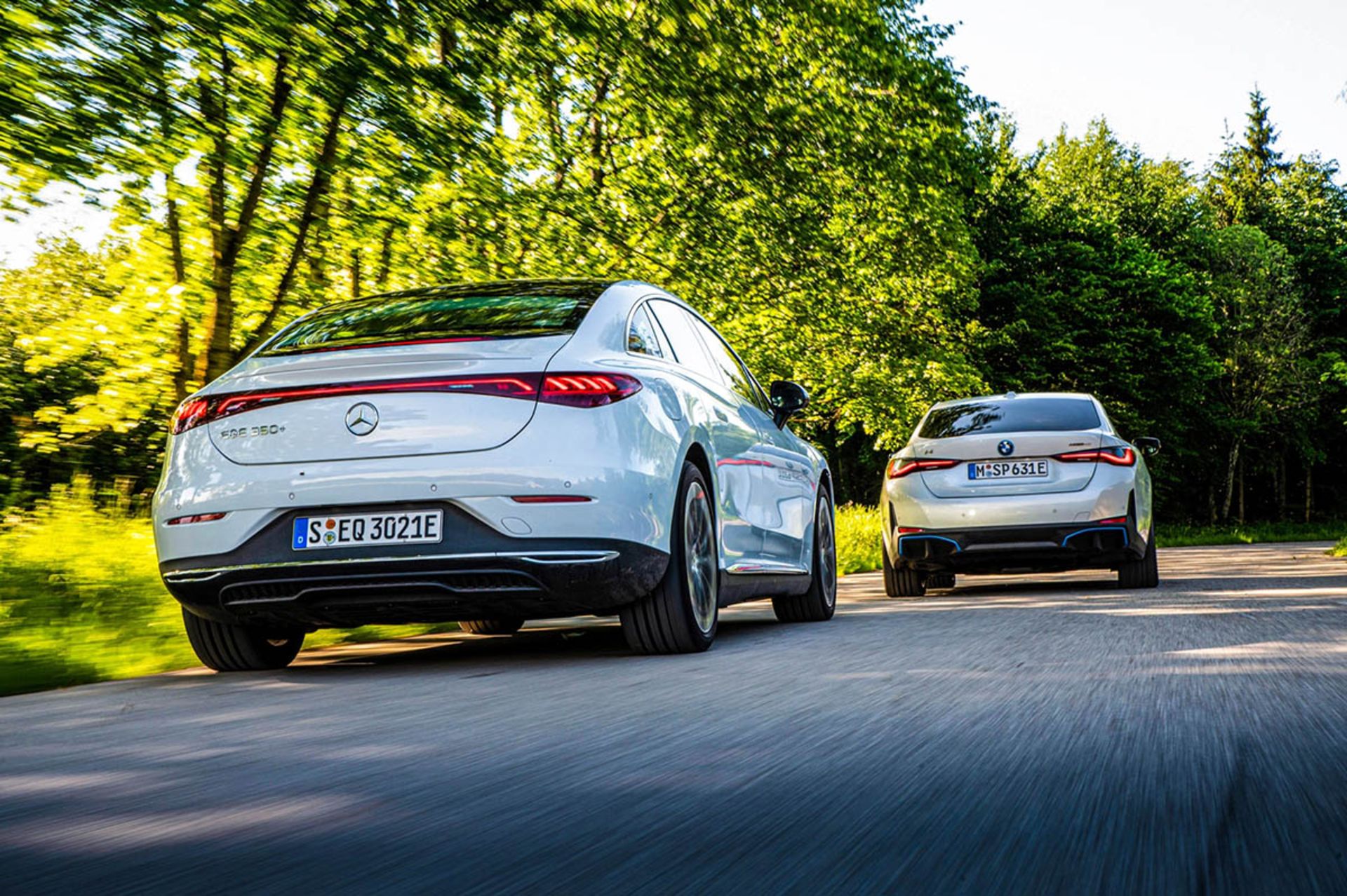 مقایسه مرسدس EQE و BMW i4