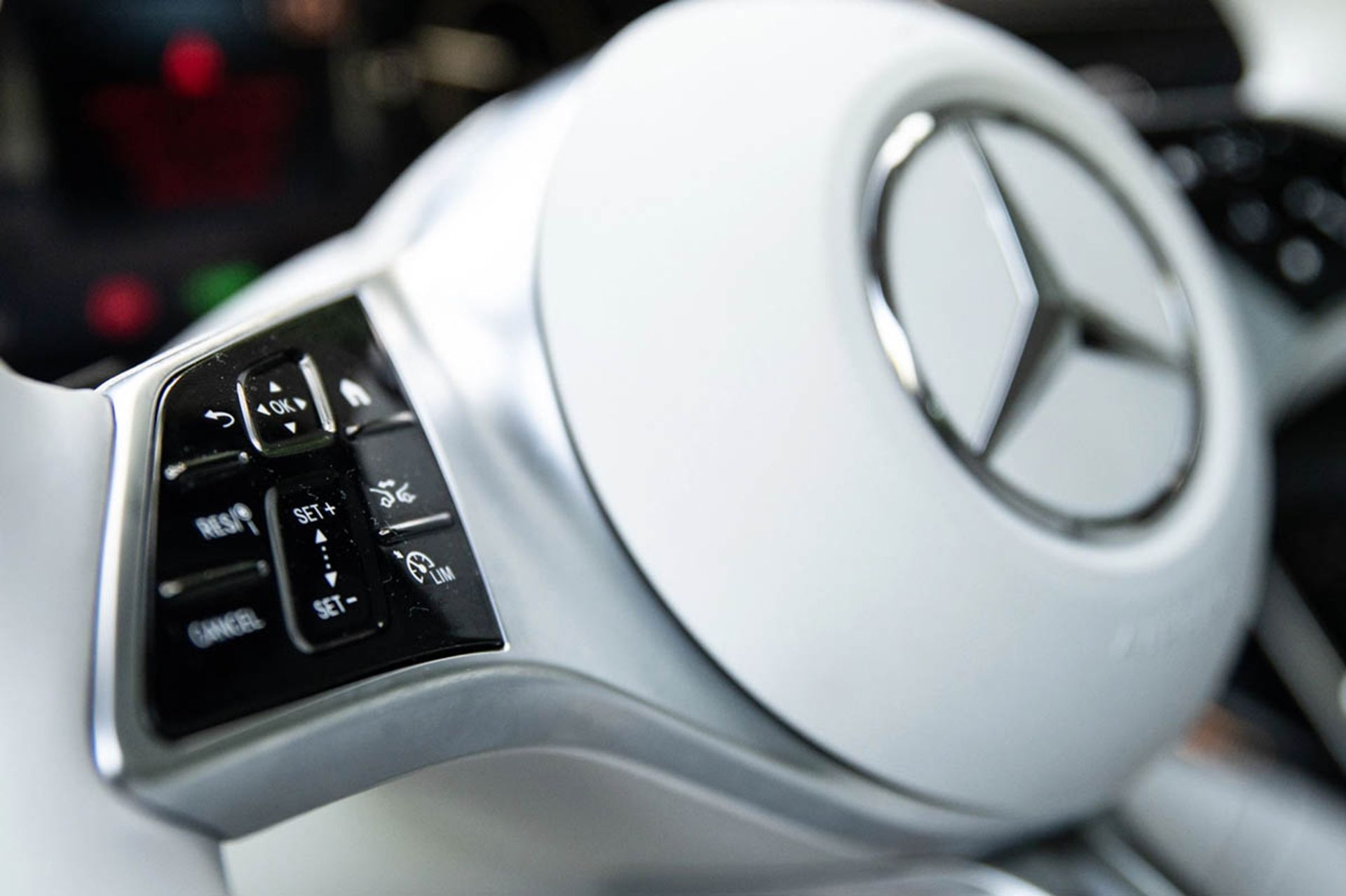 فرمان مرسدس EQE