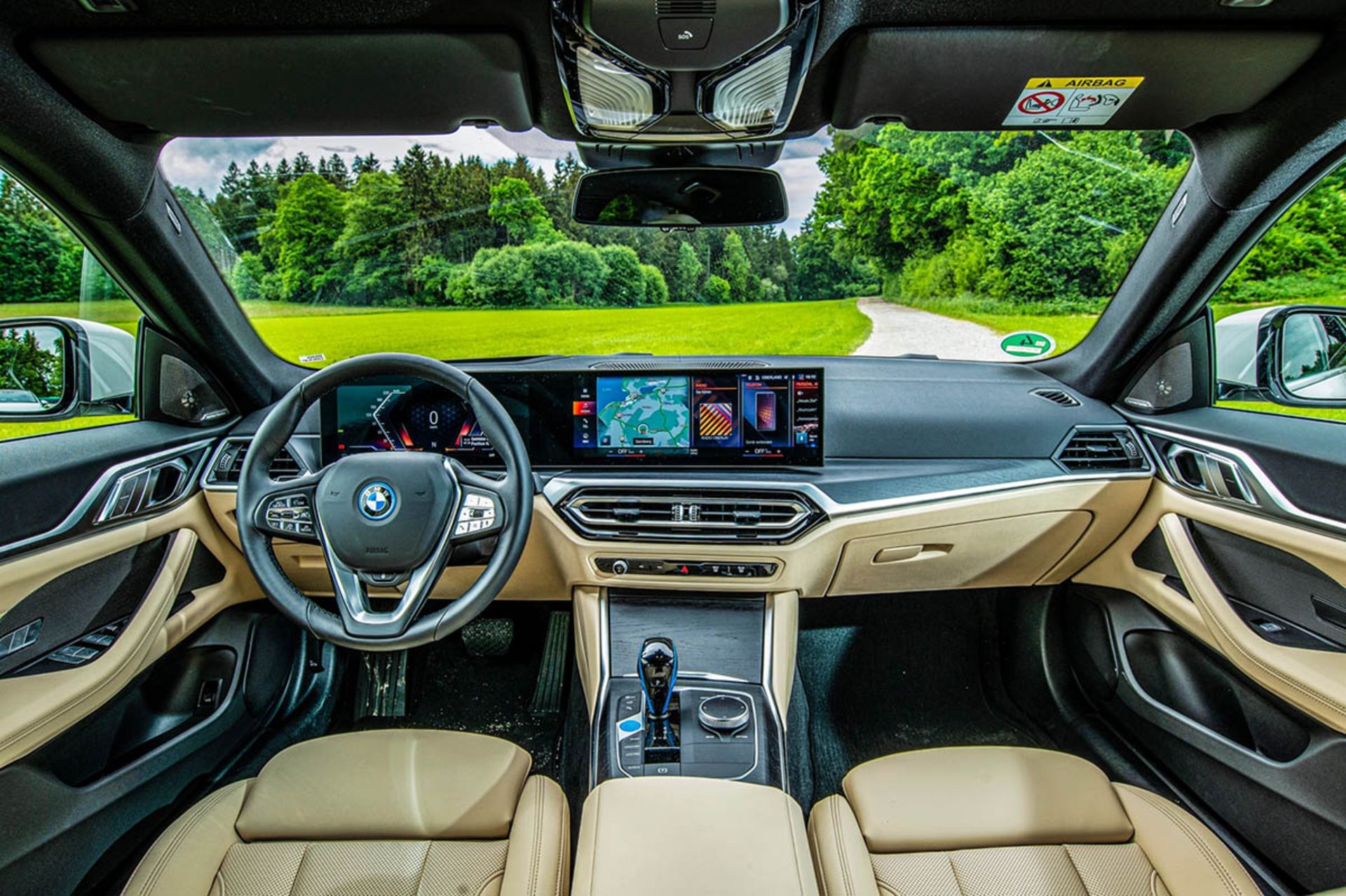 داخل کابین بی ام و BMW i4