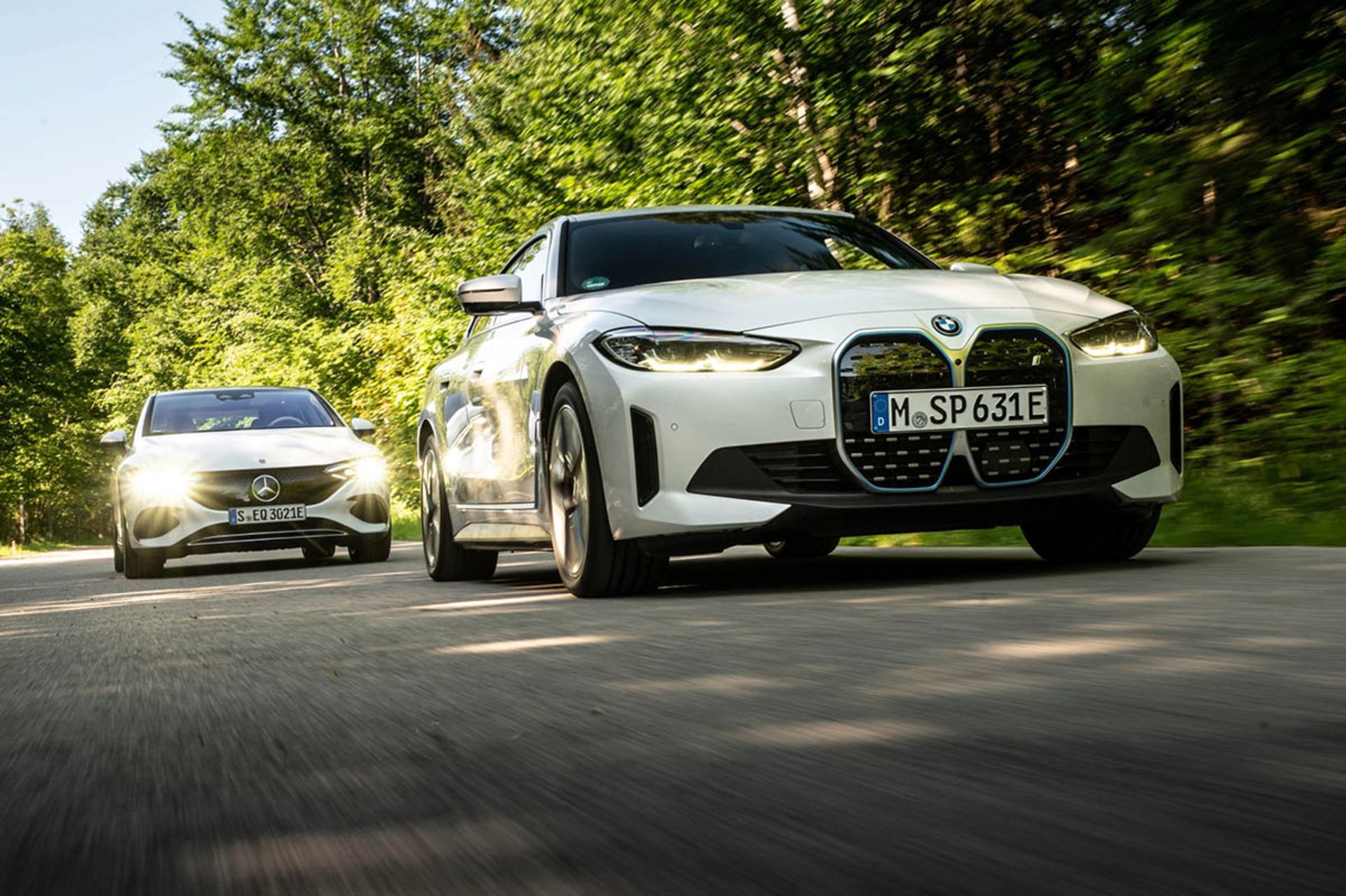 مقایسه مرسدس EQE و BMW i4