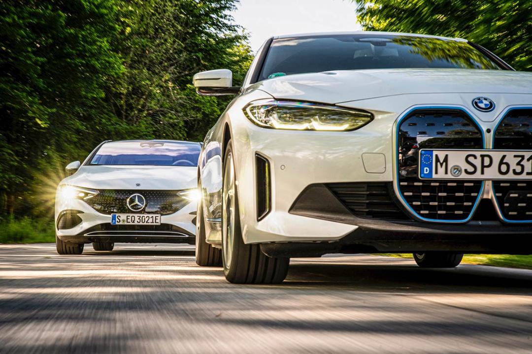 مقایسه مرسدس EQE و BMW i4