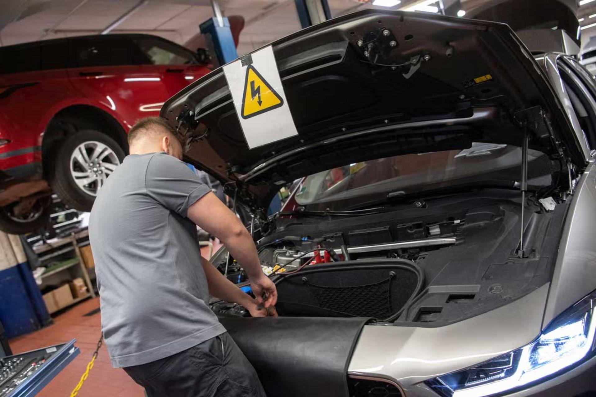 تعمیر خودروهای برقی