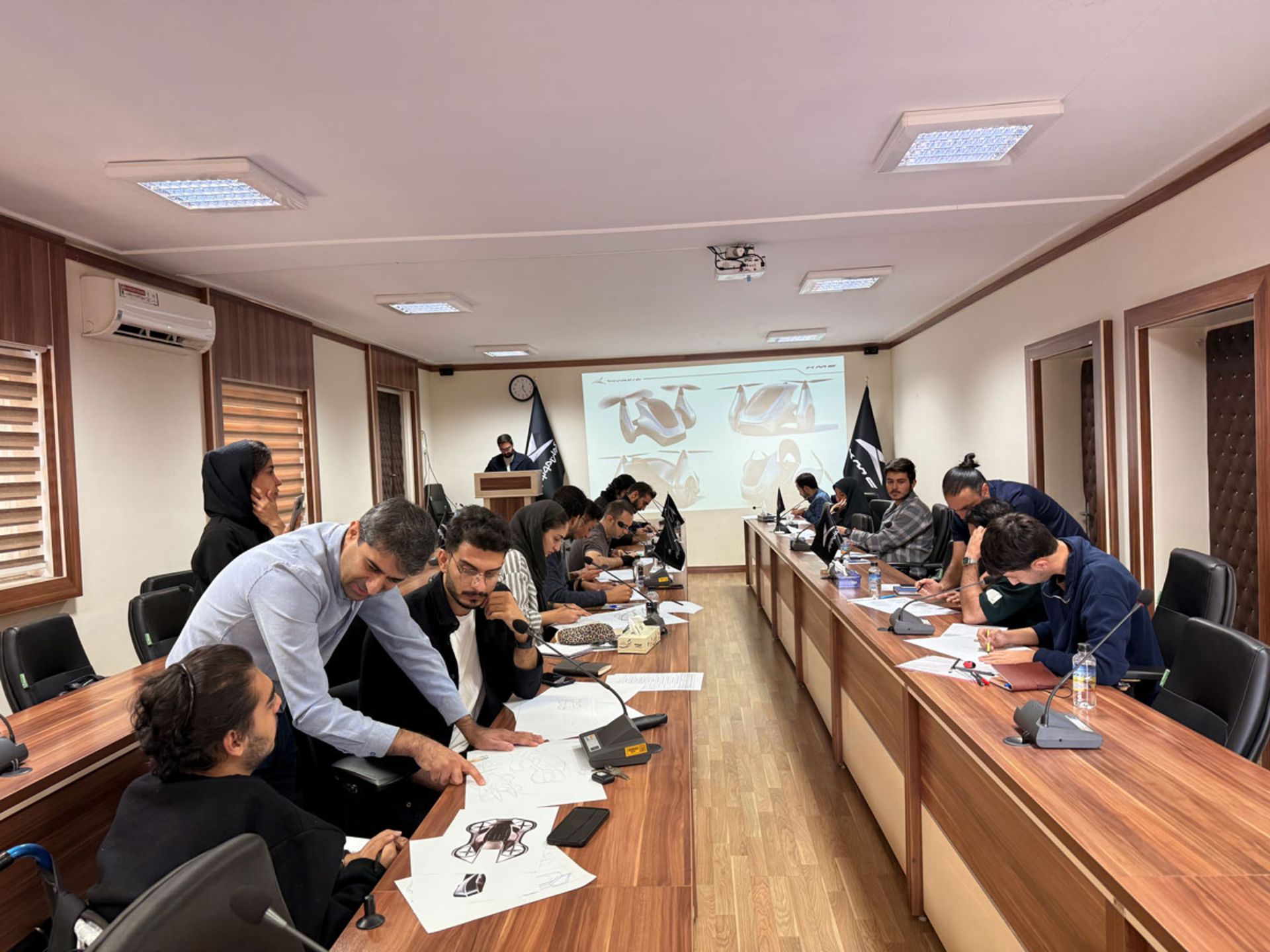 مسابقه طراحی وسایل نقلیه عمودپرواز کرمان‌موتور