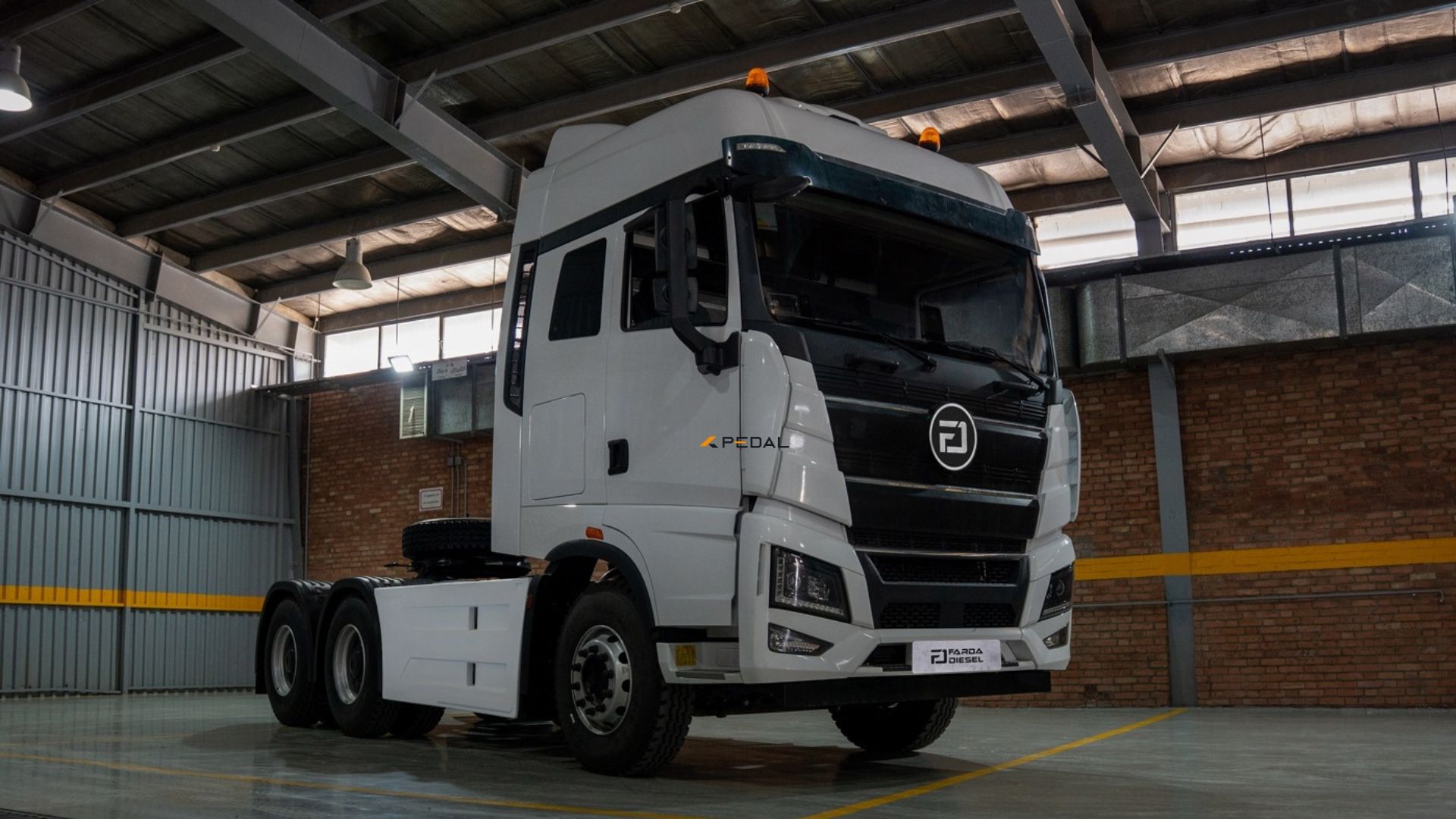 کشنده فردا دیزل fd525 جفت محور