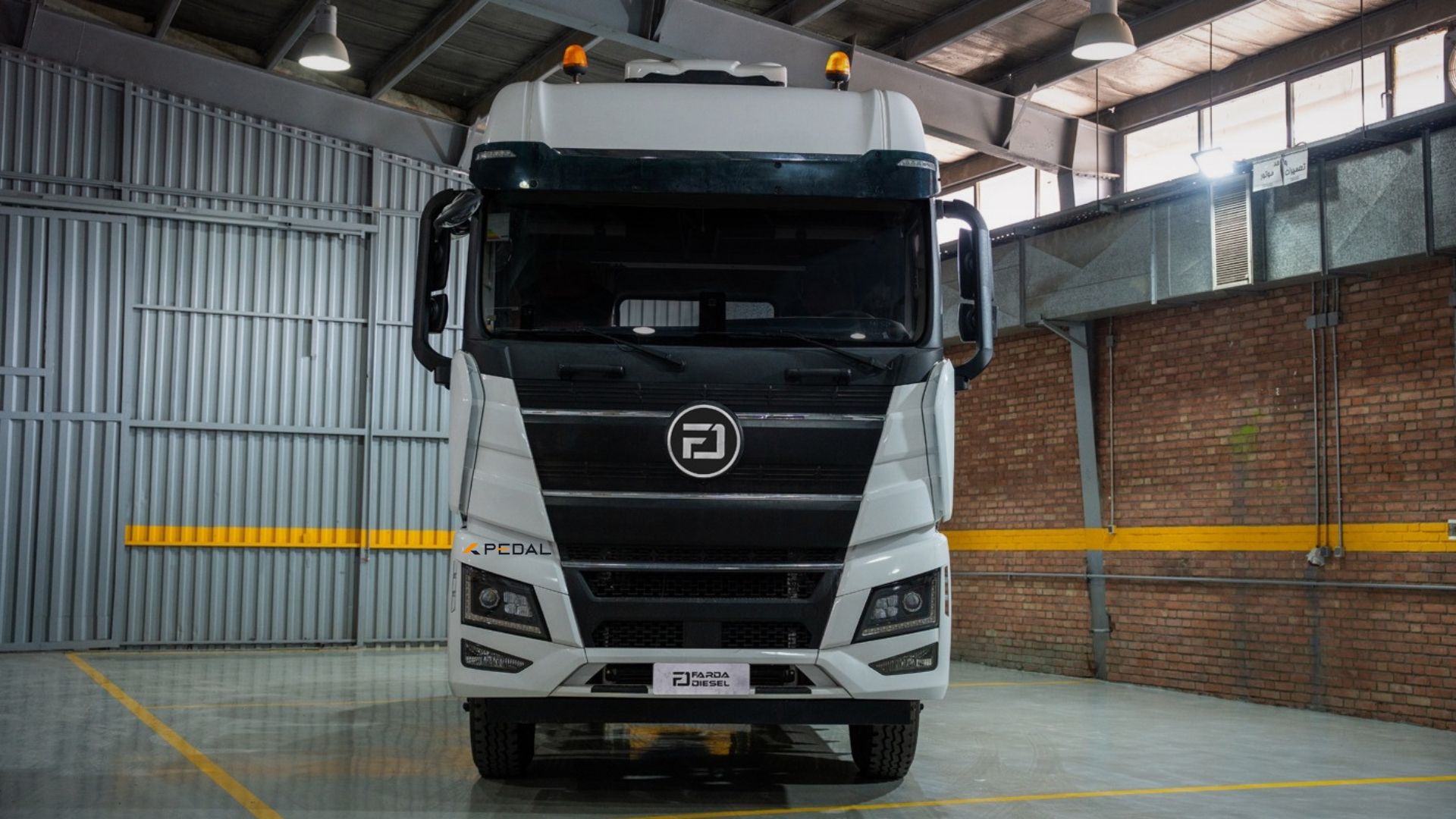 کشنده جفت محور فردا دیزل fd525