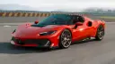خودرو قرمز فراری 296 اسپشاله اپرتا (Ferrari 296 Speciale Aperta) در پیست مسابقه