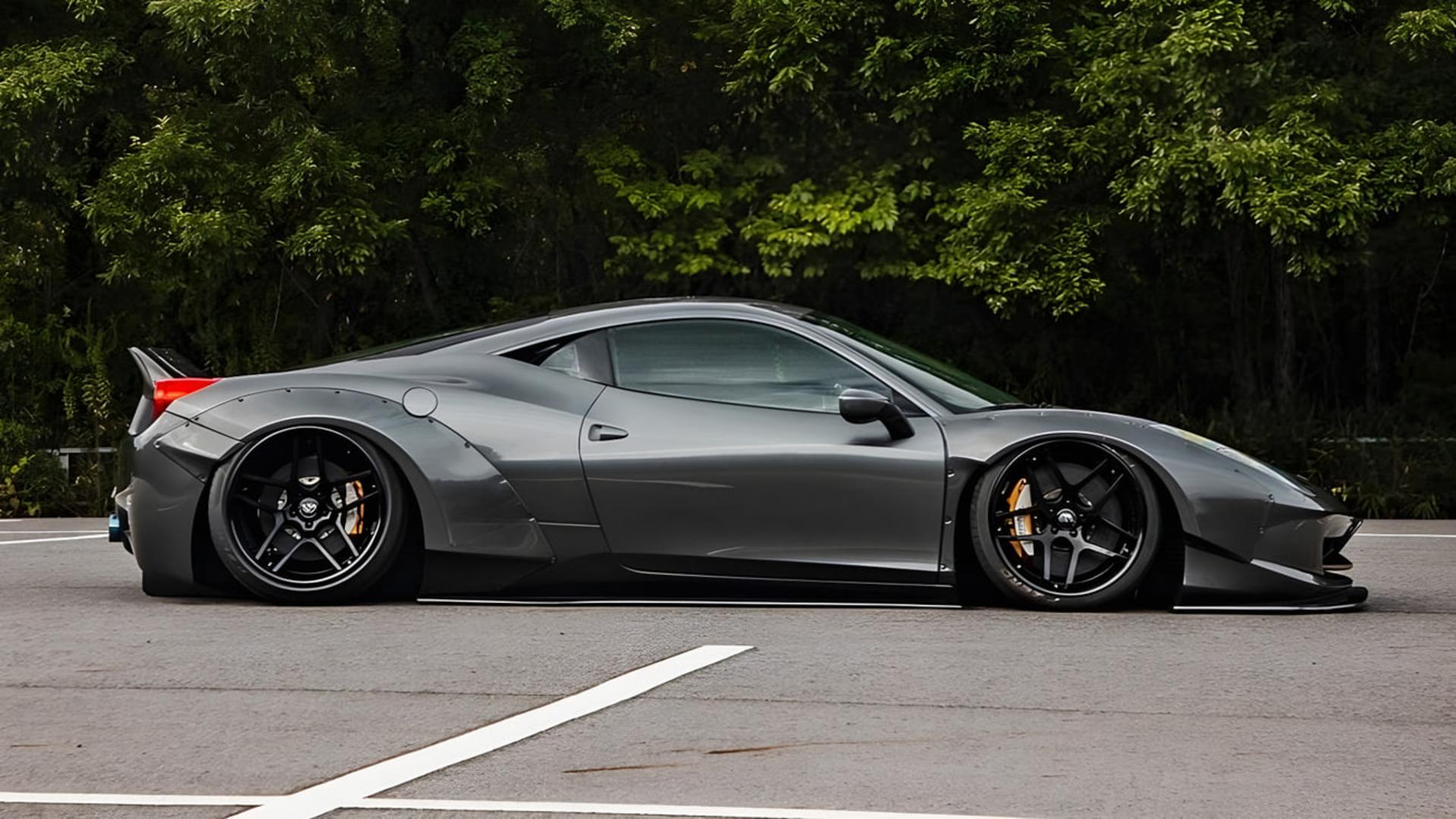 خودرو فراری 458 (Ferrari 458) با کیتبدنهی عریض و ارتفاع بسیار کم
