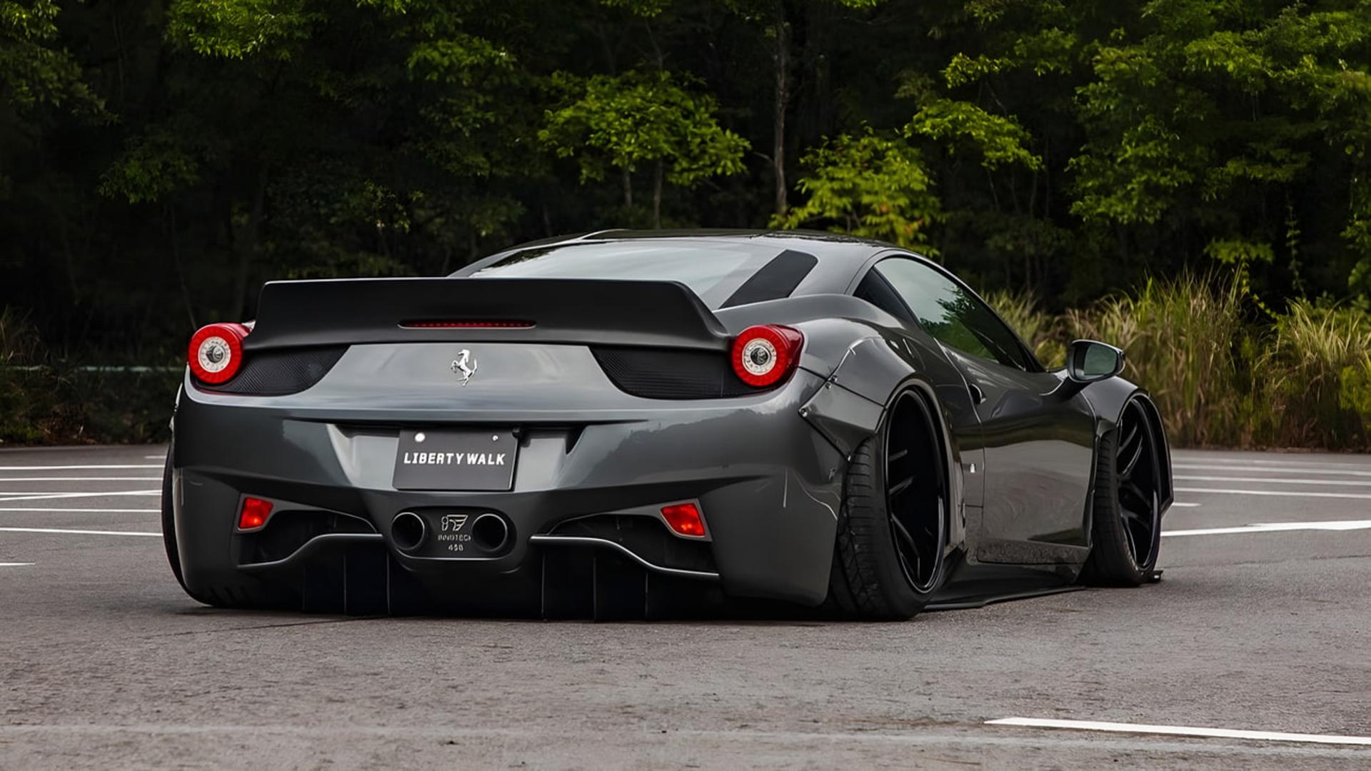 خودرو فراری 458 (Ferrari 458) با کیتبدنهی عریض و رنگ خاکستری
