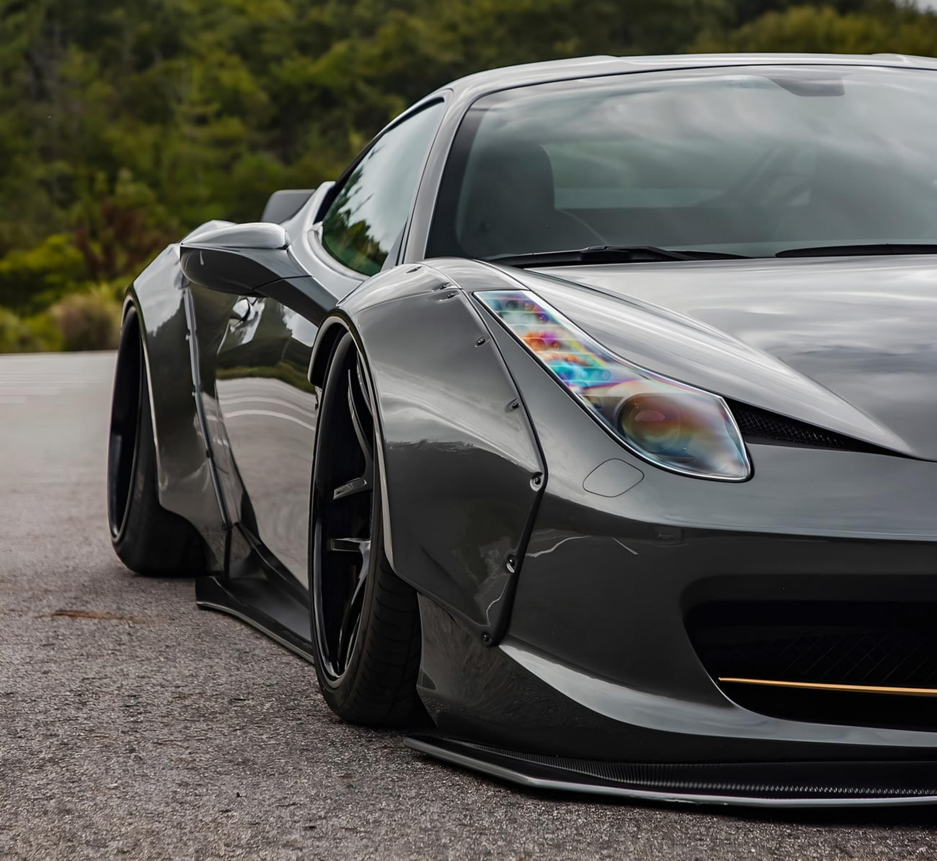 خودرو فراری 458 (Ferrari 458) با کیتبدنهی عریض لیبرتی واک (Liberty Walk)