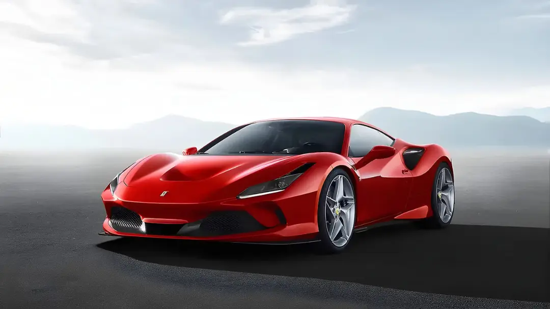 خودرو قرمز رنگ فراری (Ferrari F8 Tributo) در نمای سه چهارم از جلو
