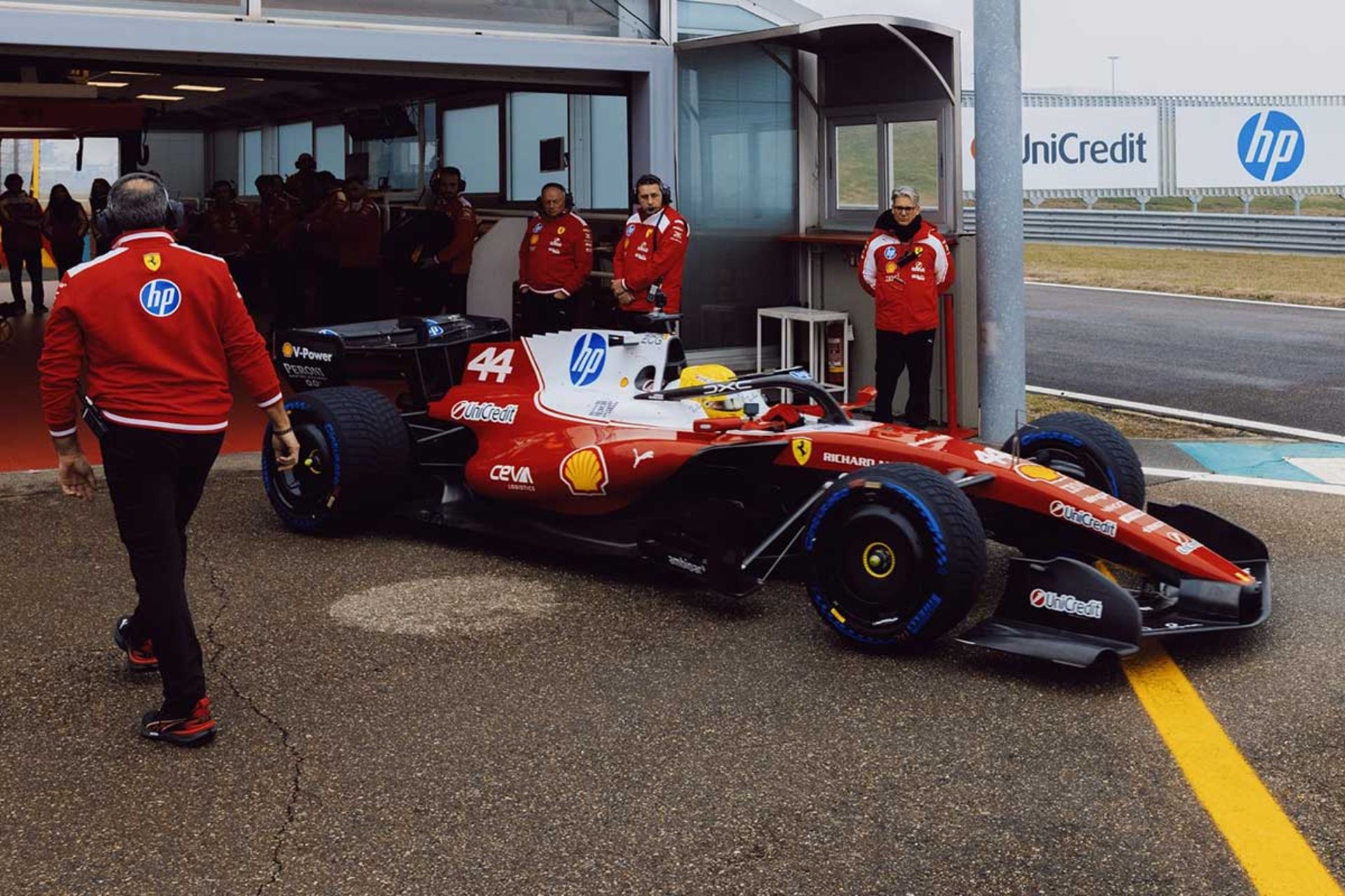 رانندگی لوئیس همیلتون با فراری SF-26