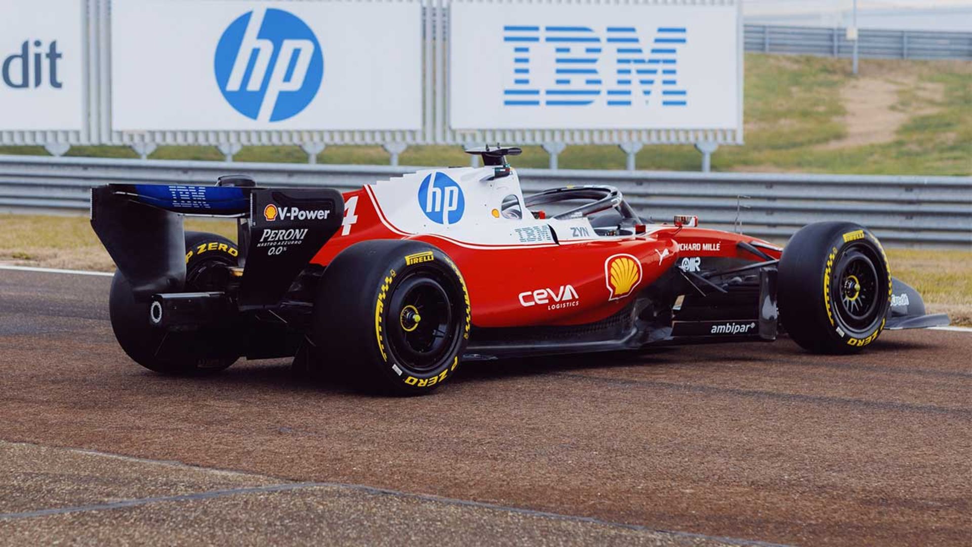 رانندگی لوئیس همیلتون با فراری SF-26