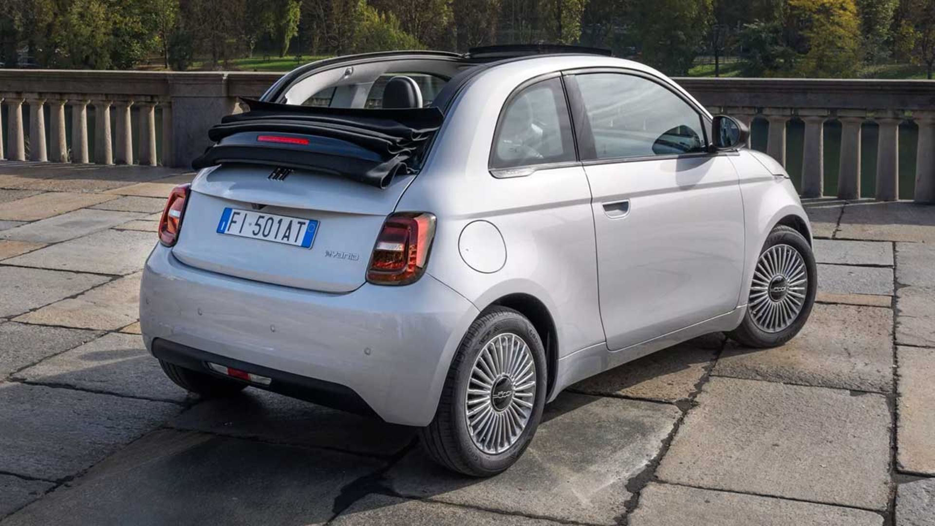 فیات 500 هیبرید