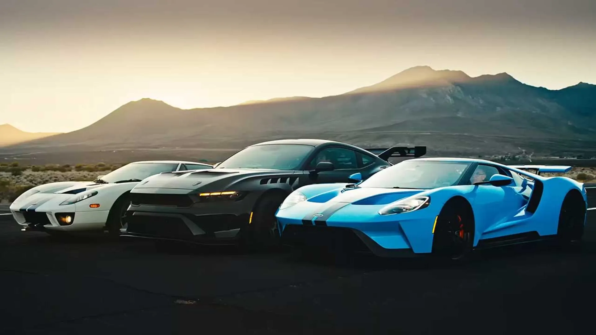 موستانگ GTD با دو نسل فورد GT