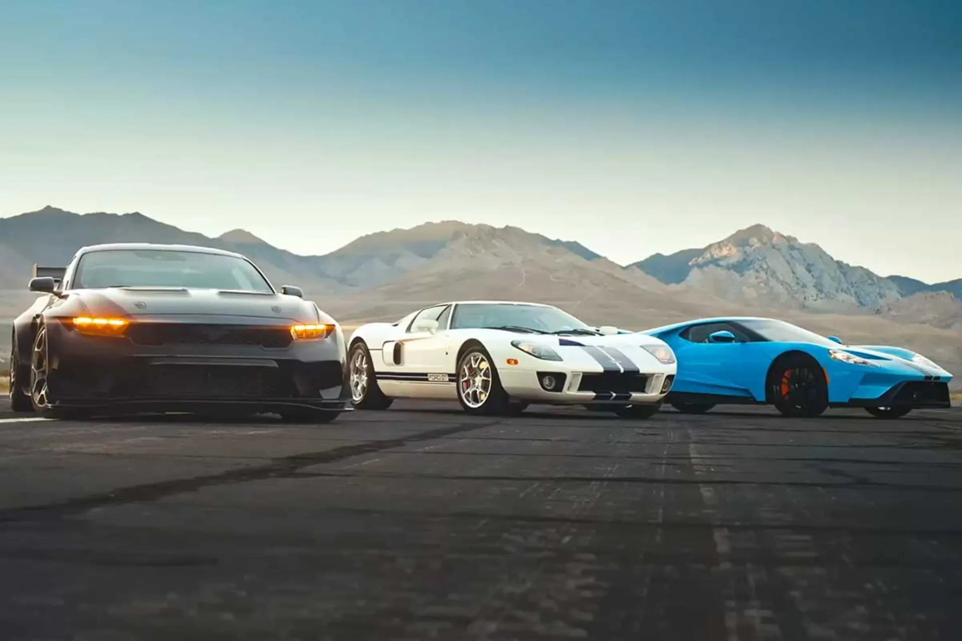 موستانگ GTD با دو نسل فورد GT