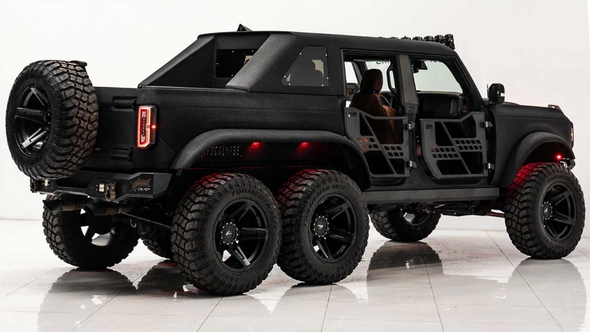 فورد برانکو 6x6