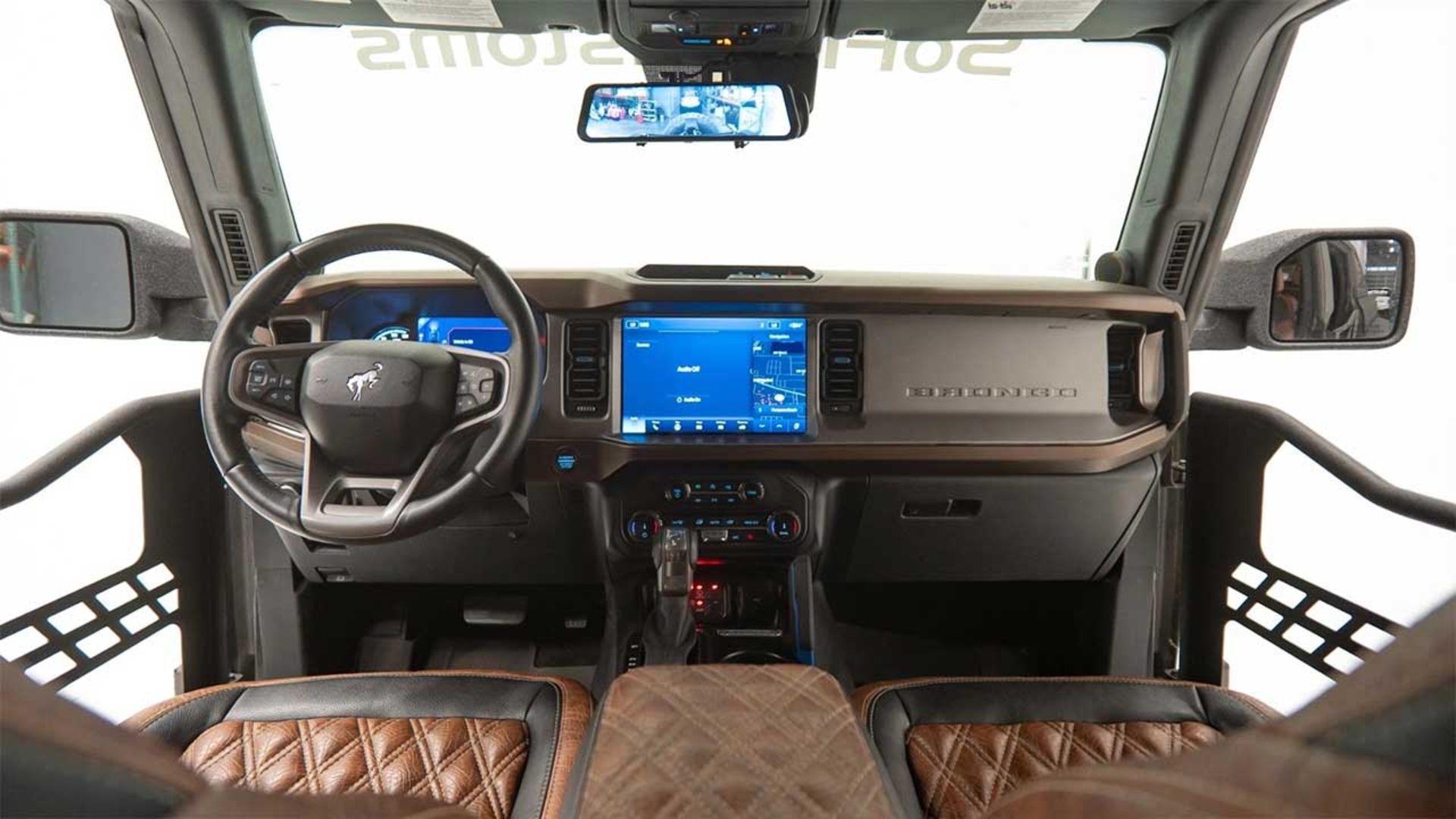 فورد برانکو 6x6