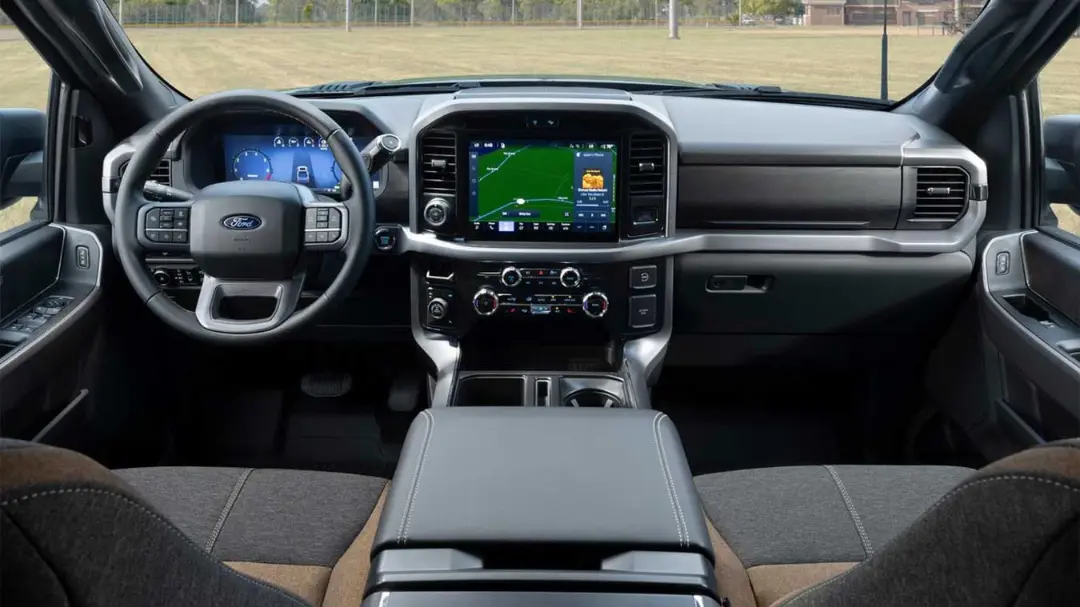 داشبورد و کابین داخلی پیکاپ فورد F-150 (Ford F-150) مدل 2027 با نمایشگرهای دیجیتال