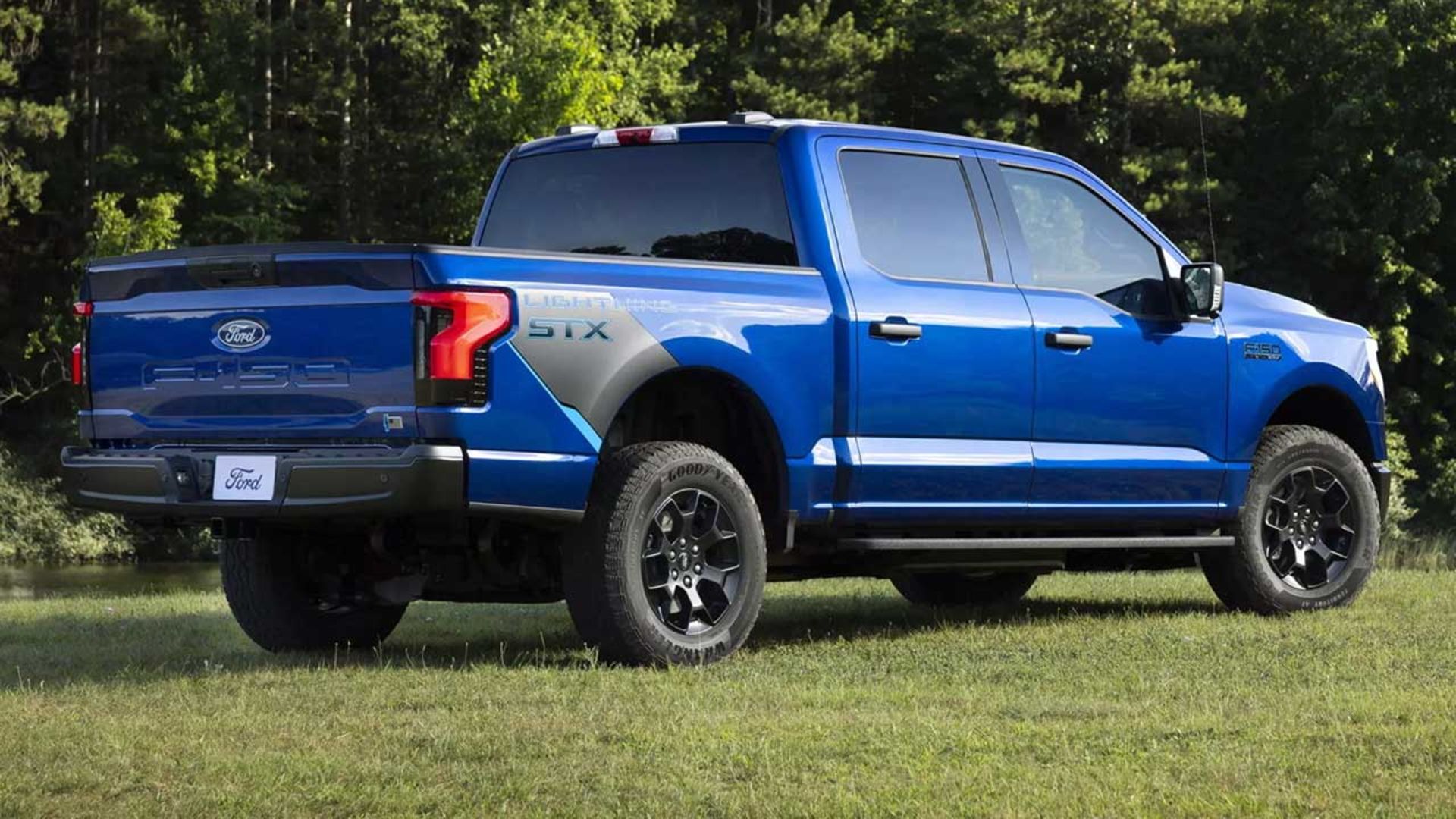 فورد F-150 لایتنینگ STX