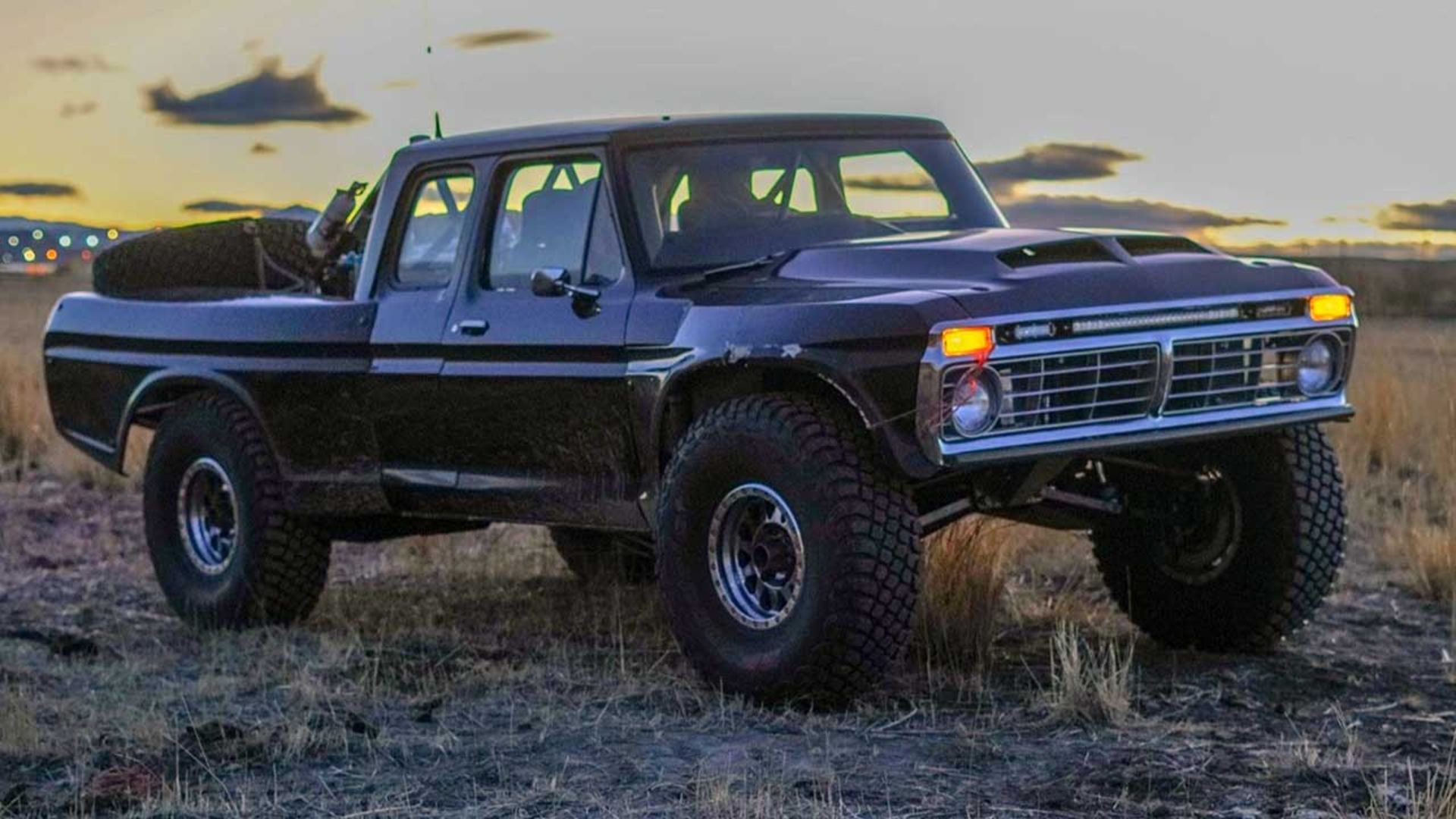 پیکاپ کلاسیک 830 اسب بخاری فورد