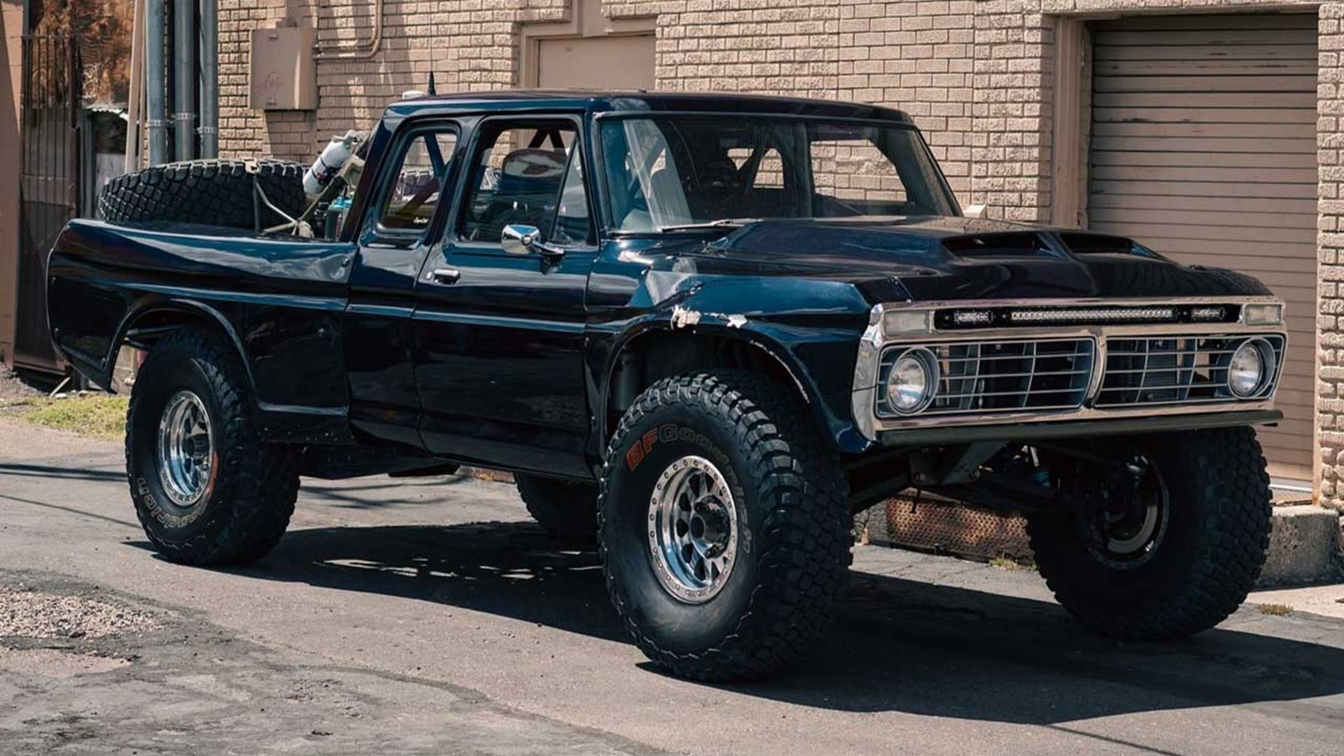 پیکاپ کلاسیک 830 اسب بخاری فورد