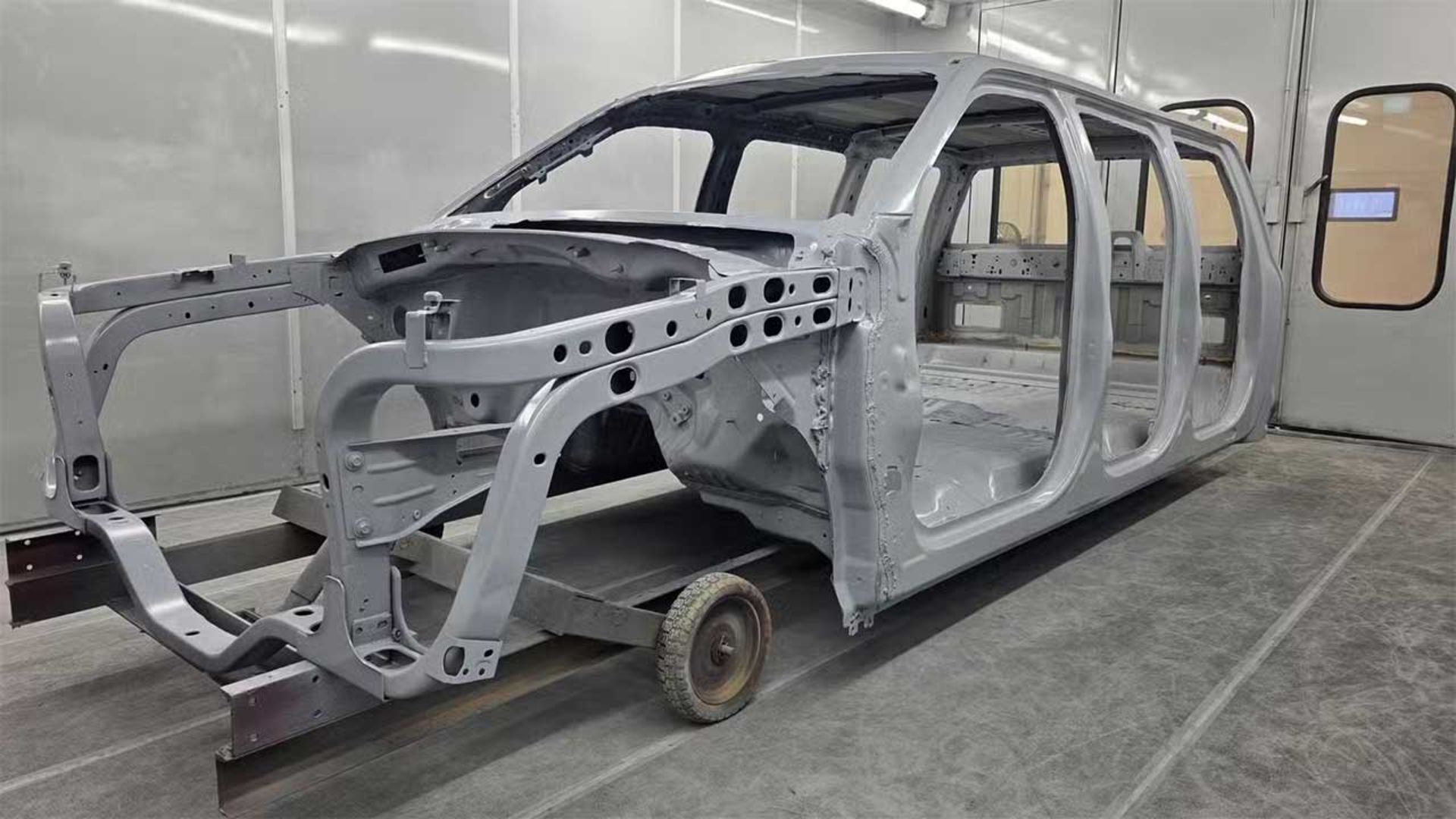 پیکاپ سه کابین و شش‌در فورد