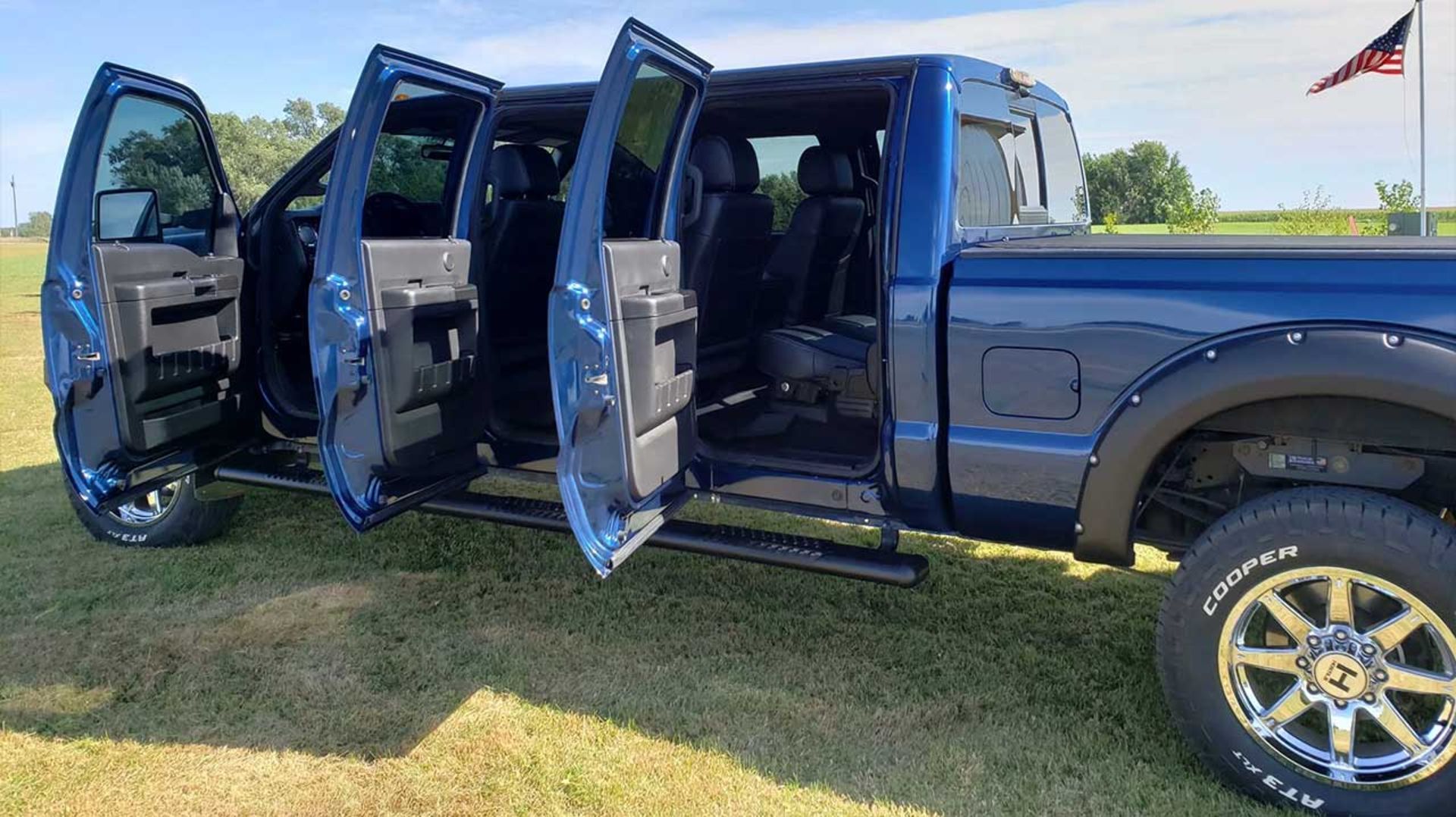 پیکاپ سه کابین و شش‌در فورد