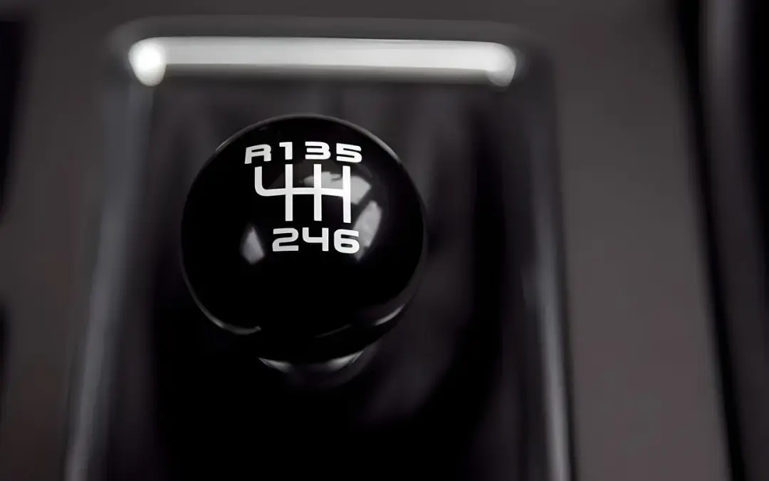 دسته دنده دستی (Gear Shifter) خودروی فورد موستانگ باس 302 مدل ۲۰۱۲