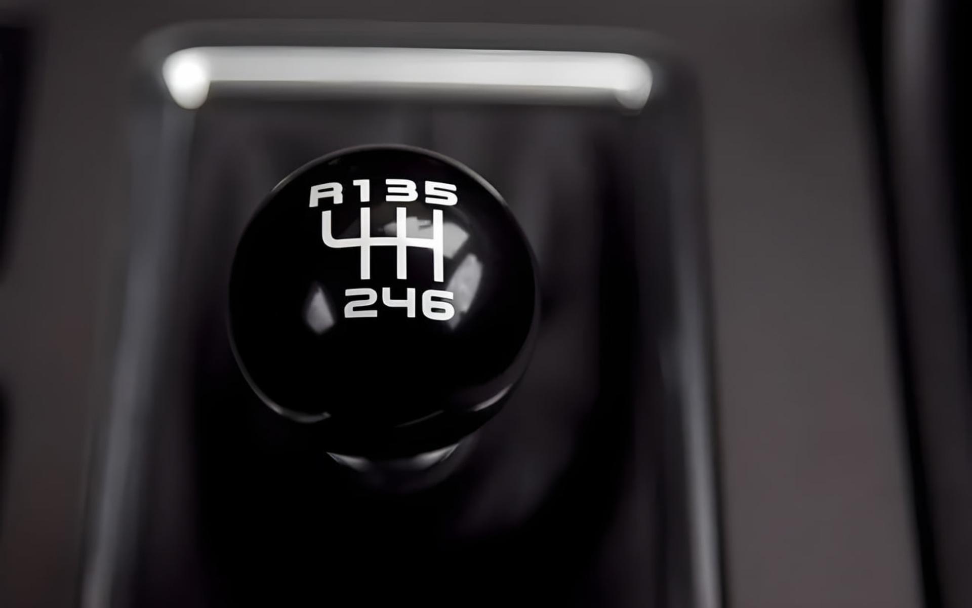 دسته دنده دستی (Gear Shifter) خودروی فورد موستانگ باس 302 مدل ۲۰۱۲