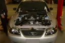 موتور ۱۰ سیلندر (10-Cylinder) نصب شده در کاپوت خودروی فورد موستانگ (Ford Mustang)