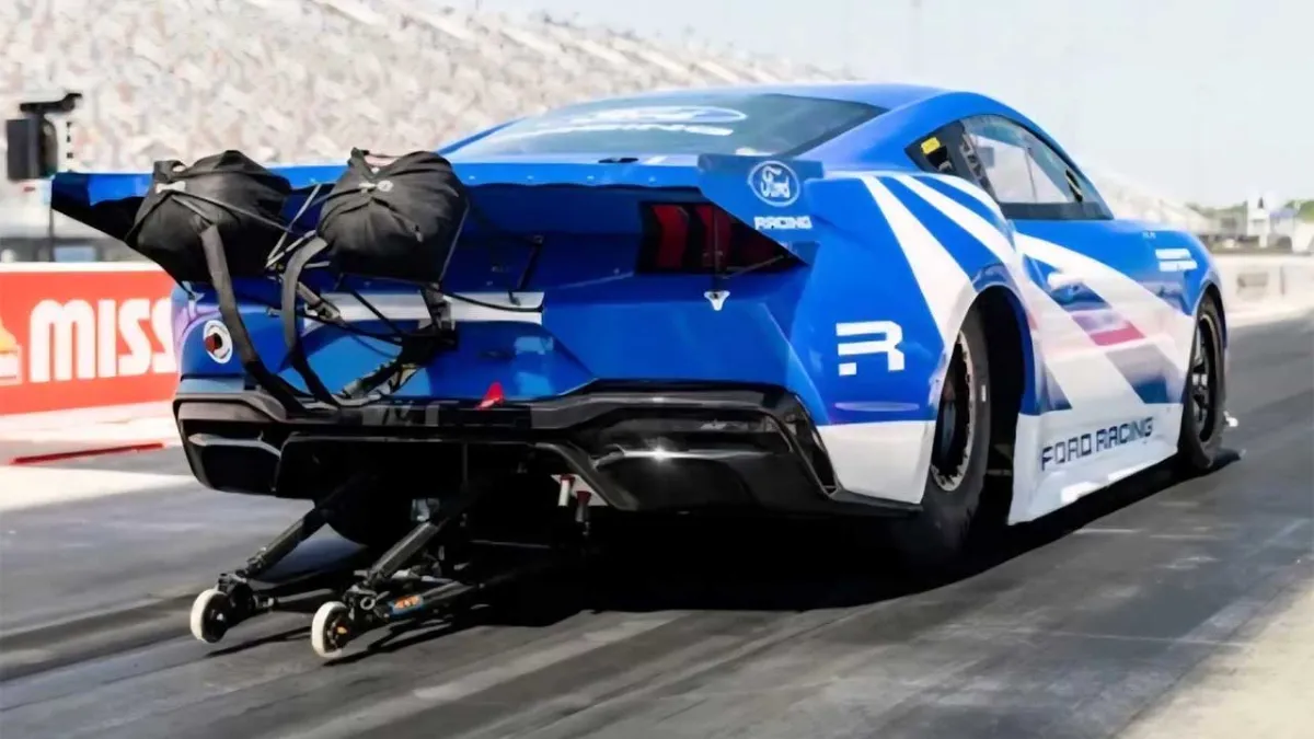 موستانگ کبرا جت 2200