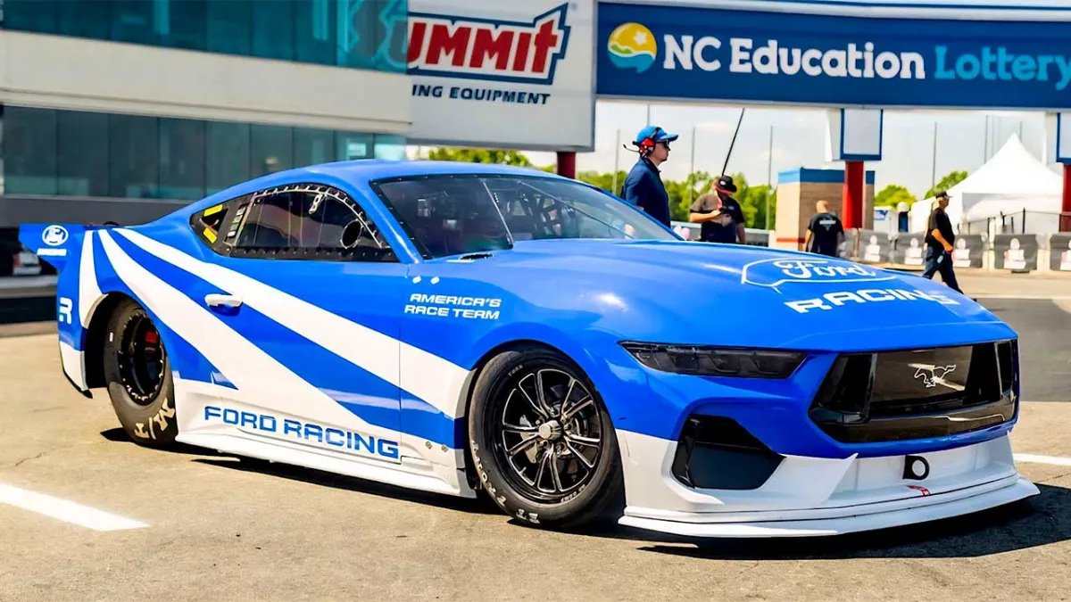 موستانگ کبرا جت 2200