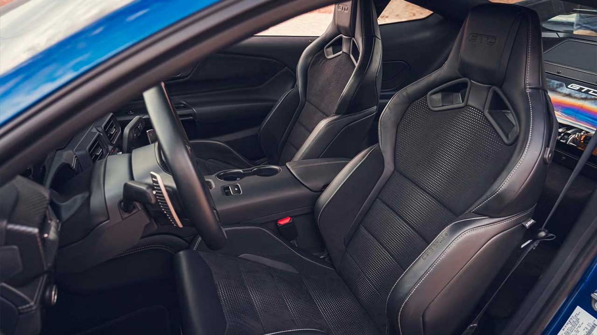 رویارویی فورد موستانگ GTD و پورشه 911 GT3 RS