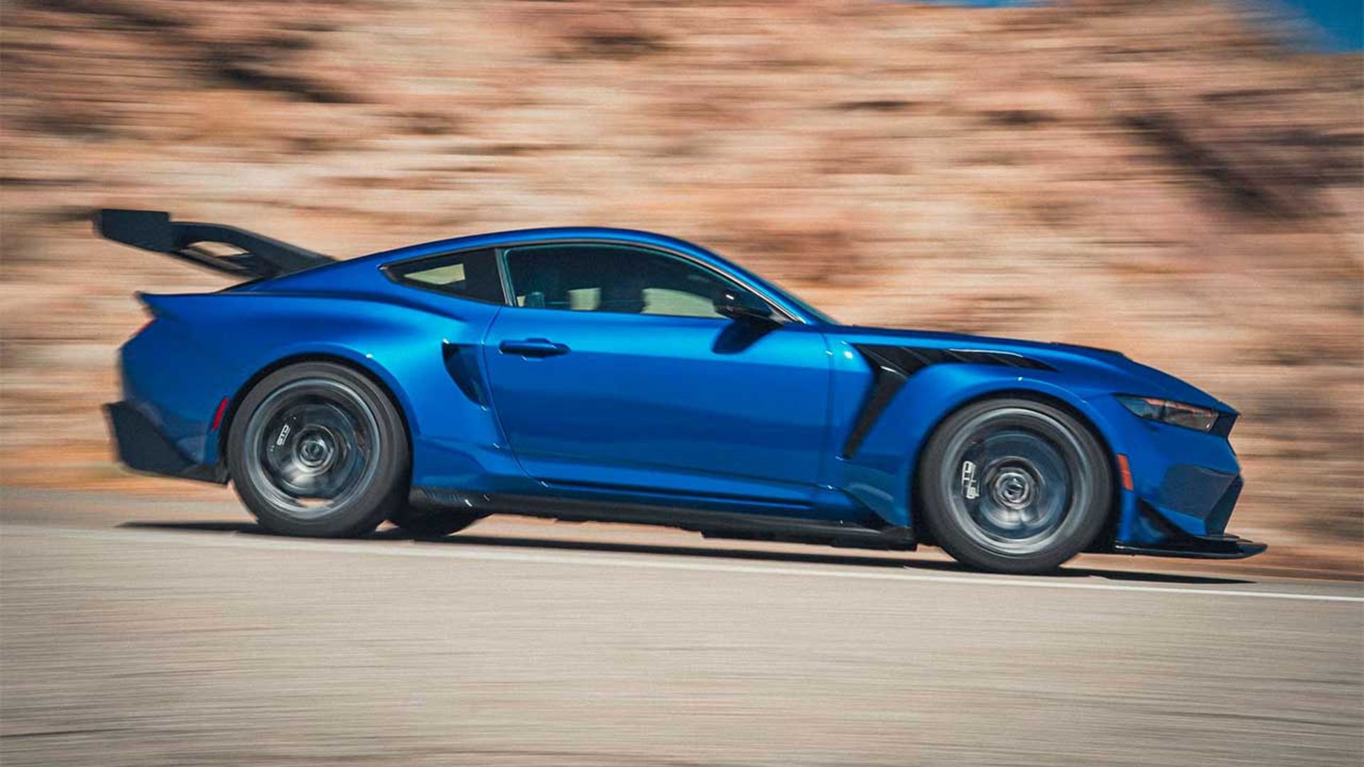 رویارویی فورد موستانگ GTD و پورشه 911 GT3 RS