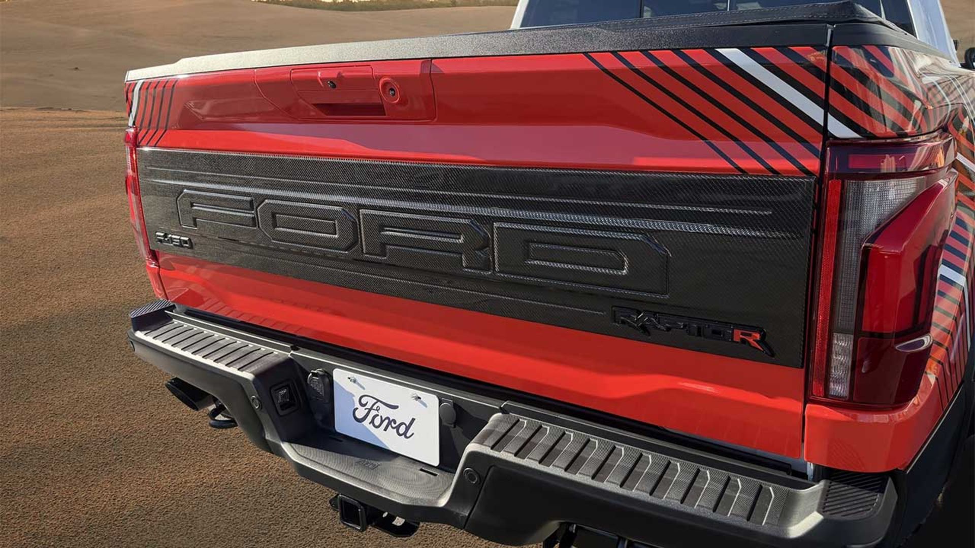 فورد رپتور R با 900 اسب بخار