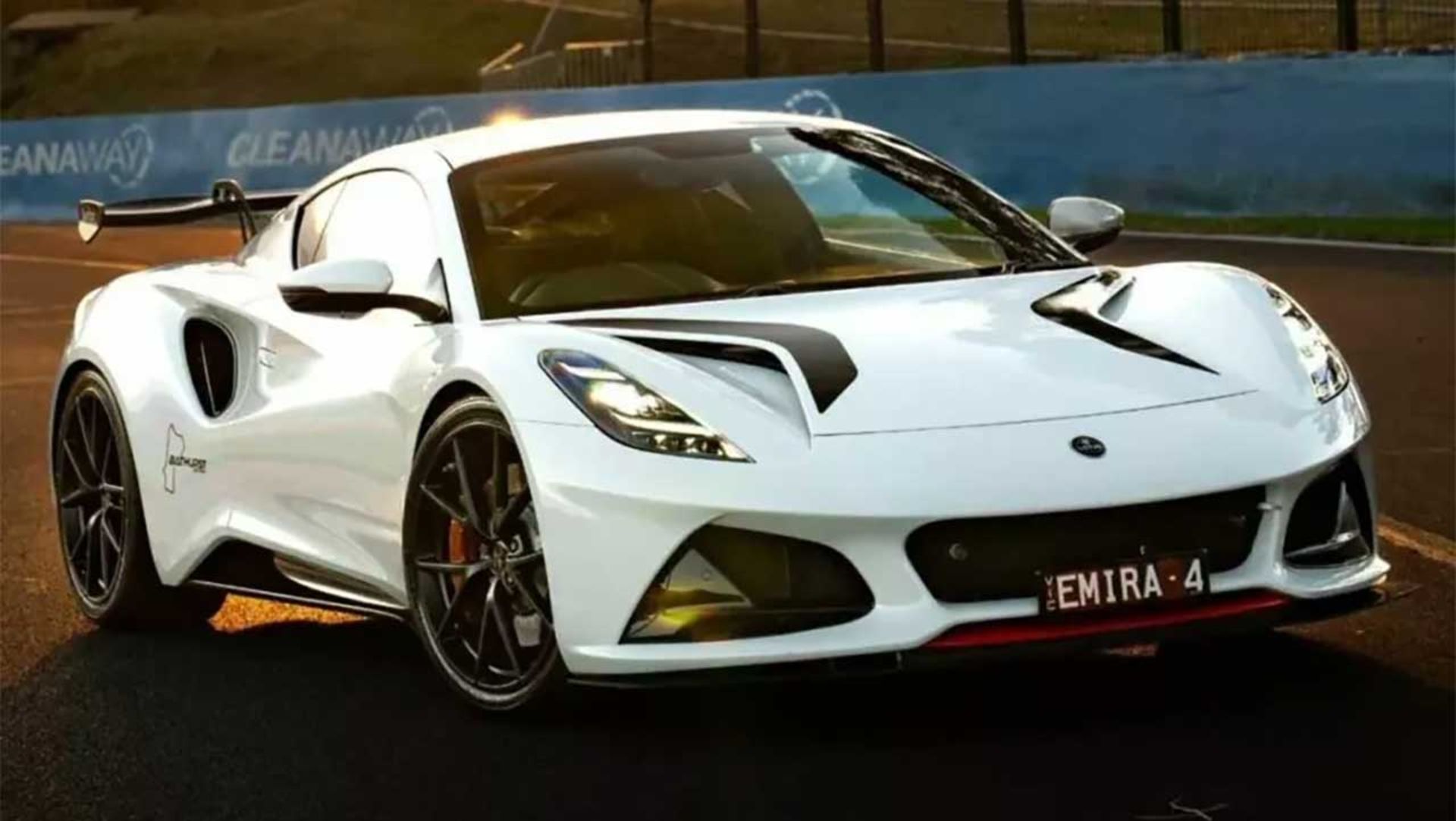 لوتوس امیرا