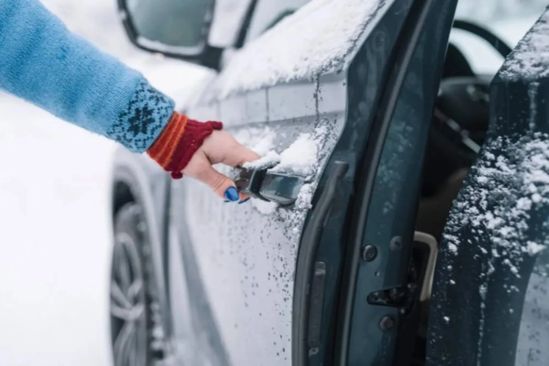 باز کردن قفل یخ زده درب ماشین