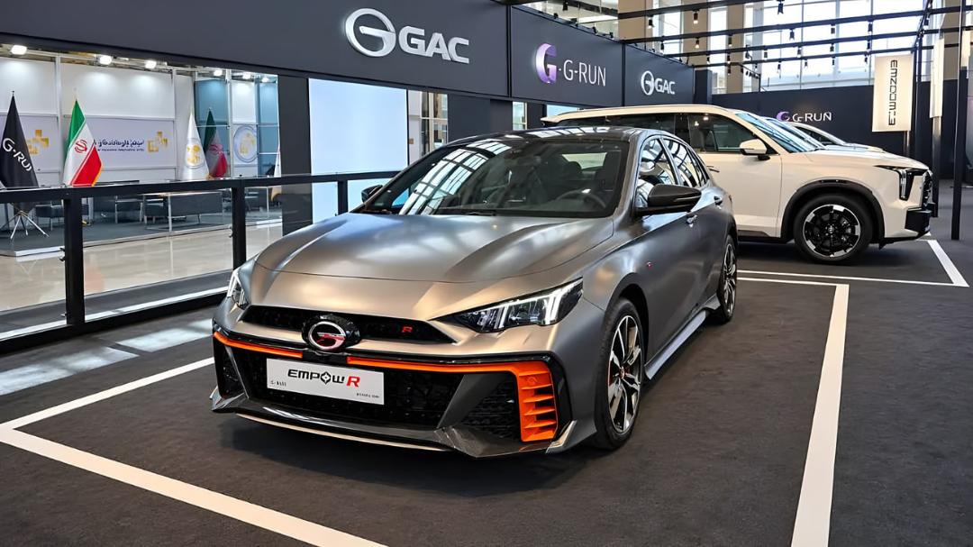 خودرو سدان خاکستری جی‌اِی‌سی (GAC) مدل Empower R در نمایشگاه