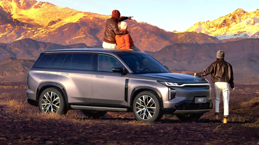 خودرو گک S7 (GAC S7) پلاگین هیبرید در مسیر کوهستانی