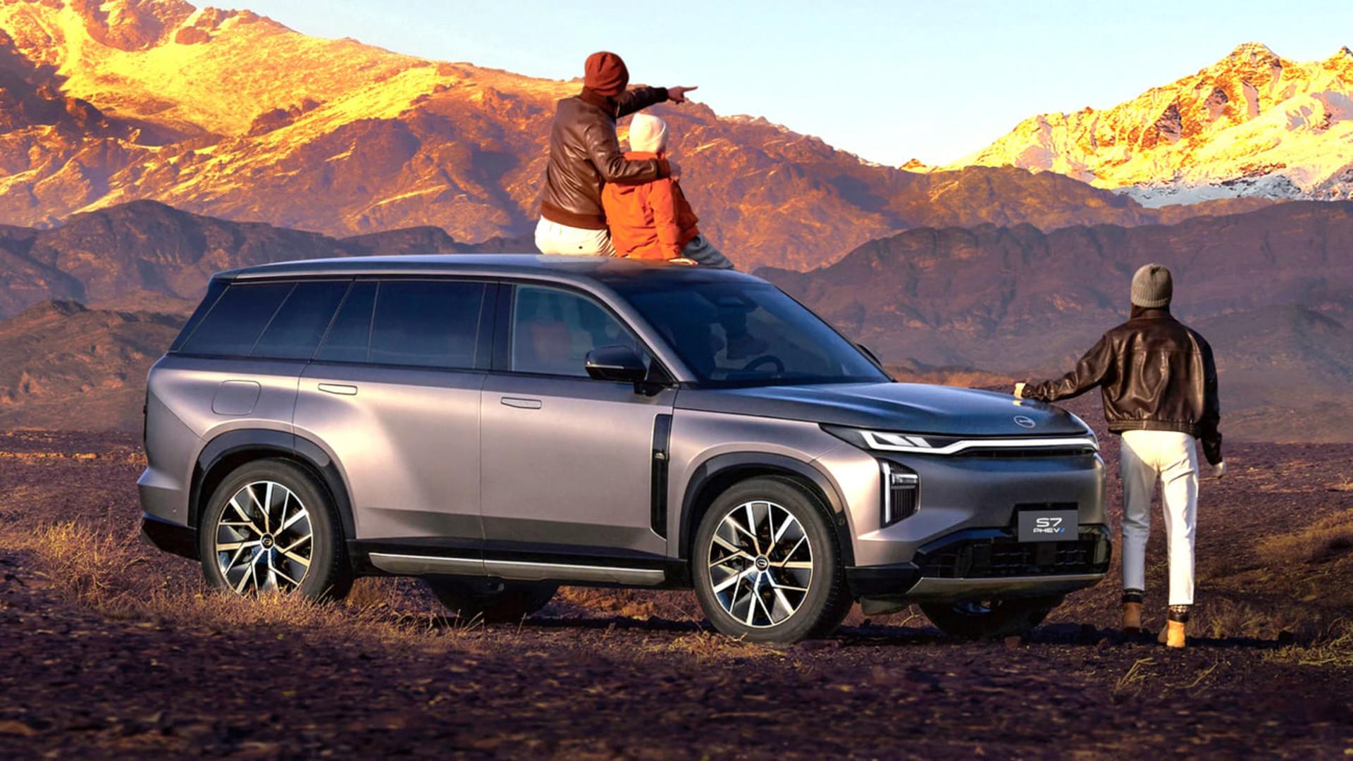 خودرو گک S7 (GAC S7) پلاگین هیبرید در مسیر کوهستانی