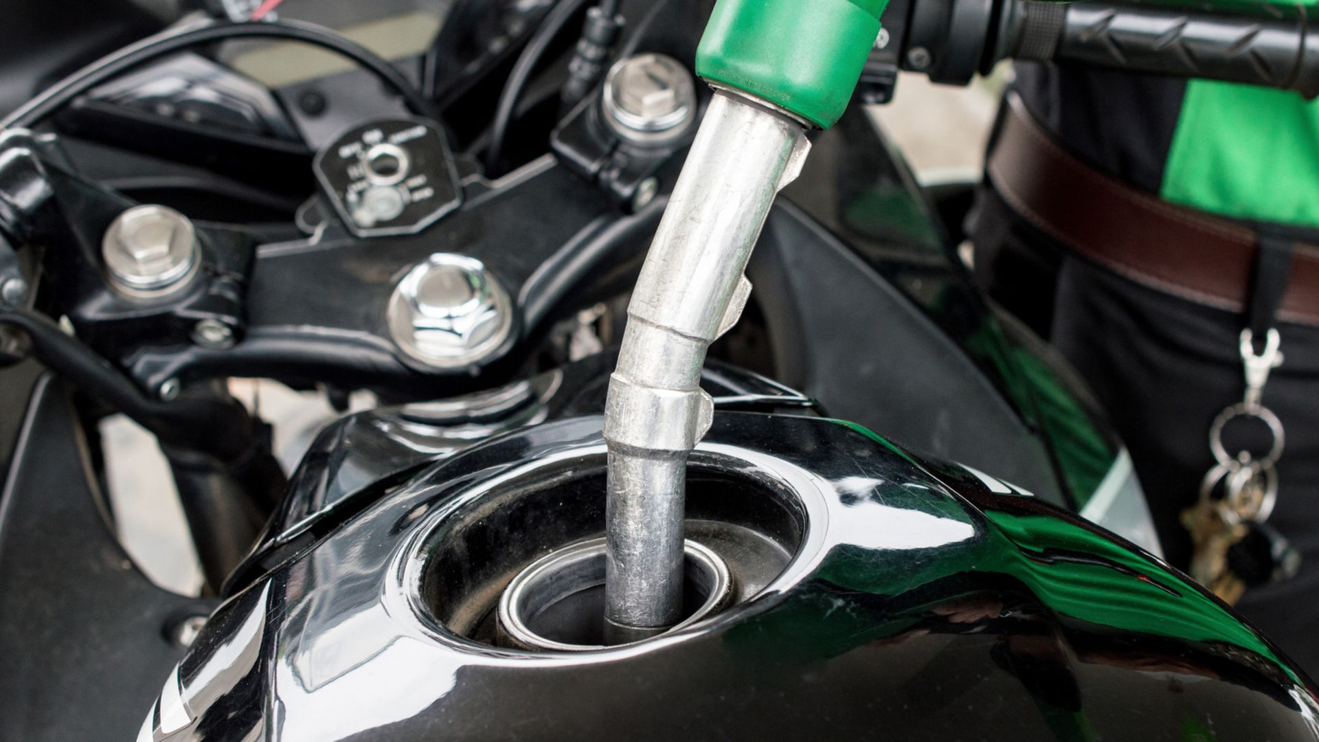 بنزین در موتورسیکلت