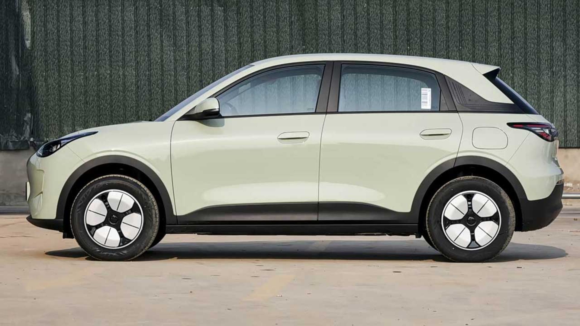 جیلی EX2