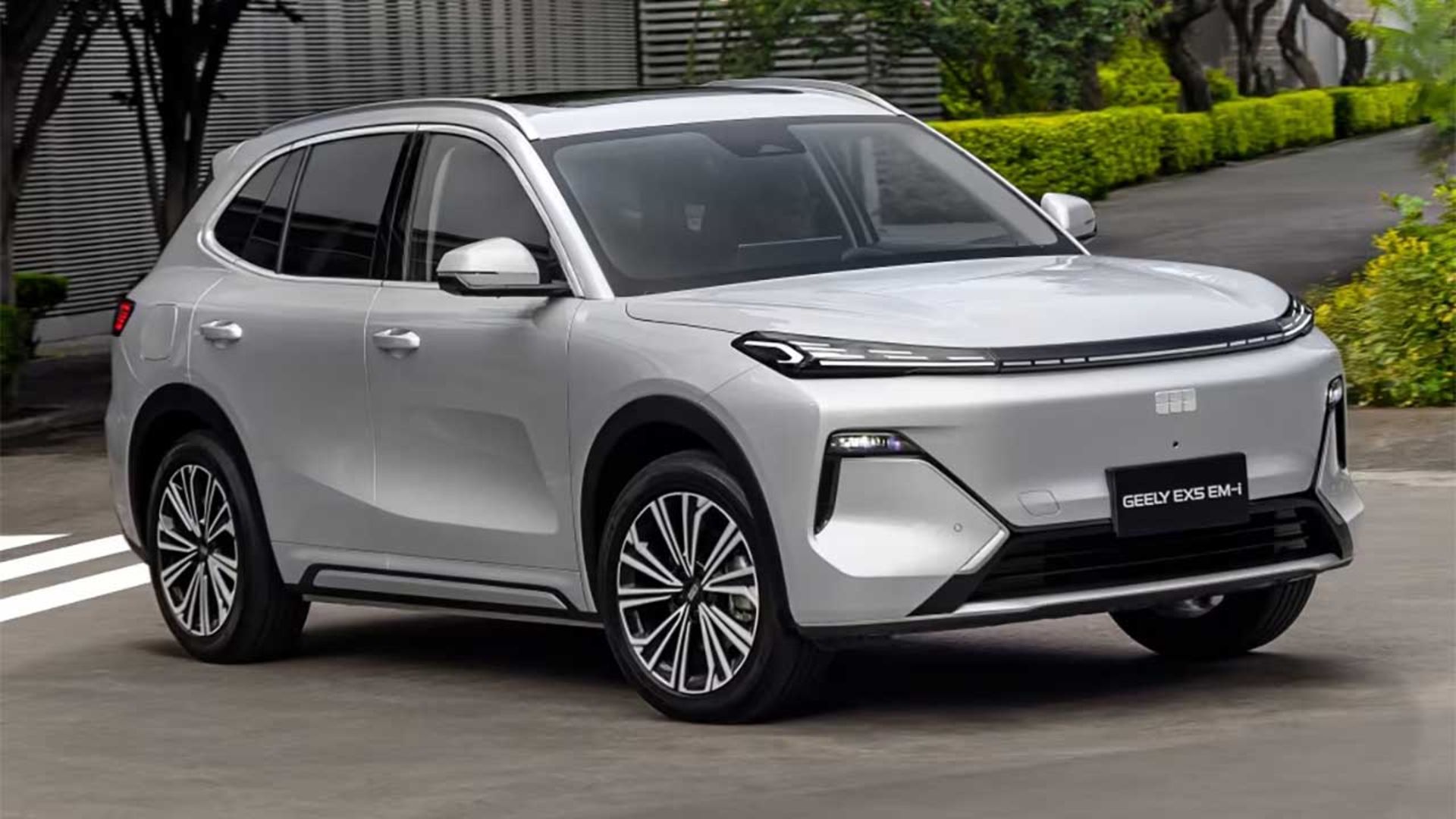 چرخش 90 درجه چرخ‌های جیلی EX5