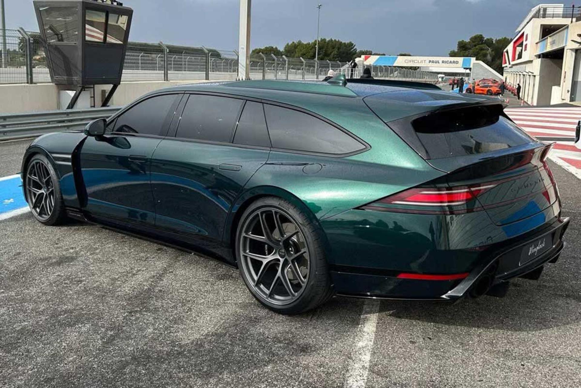 جنسیس G90 وینگ‌بک استیشن