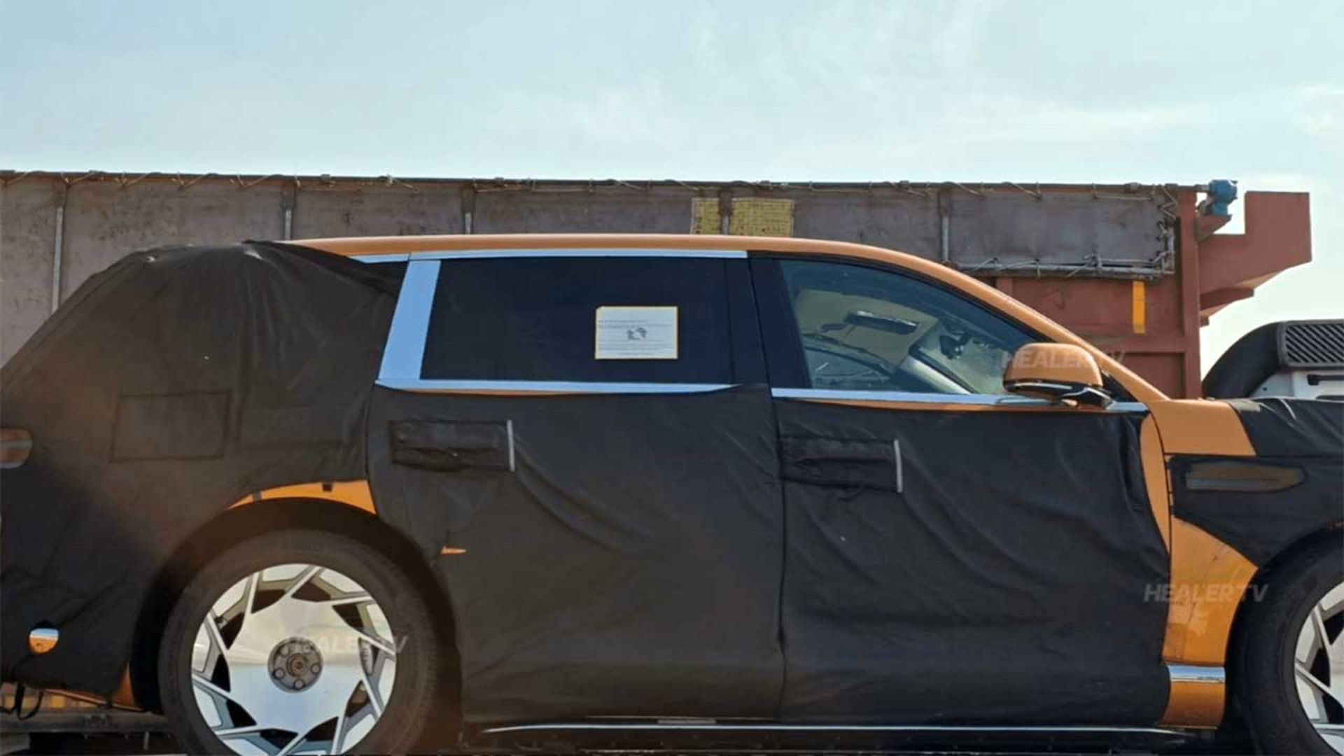 جنسیس GV90 ماگما