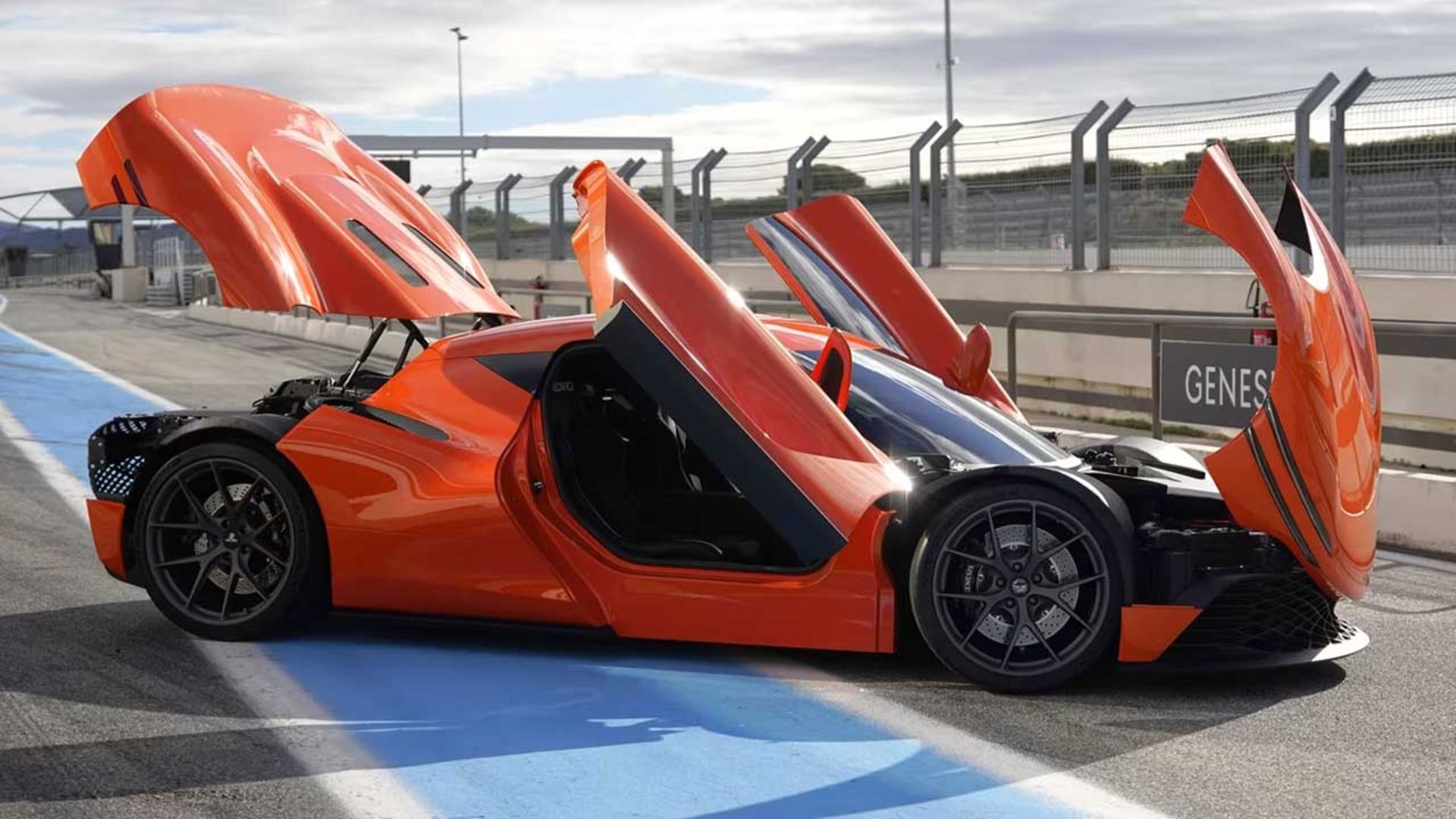 سوپر اسپرت جنسیس ماگما GT