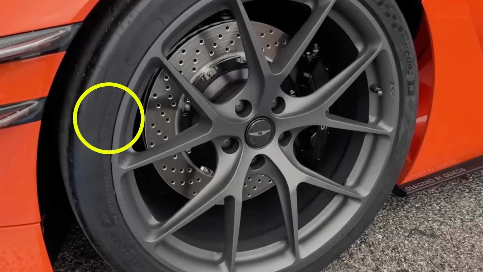 سوپراسپرت جنسیس بر پایه کوروت